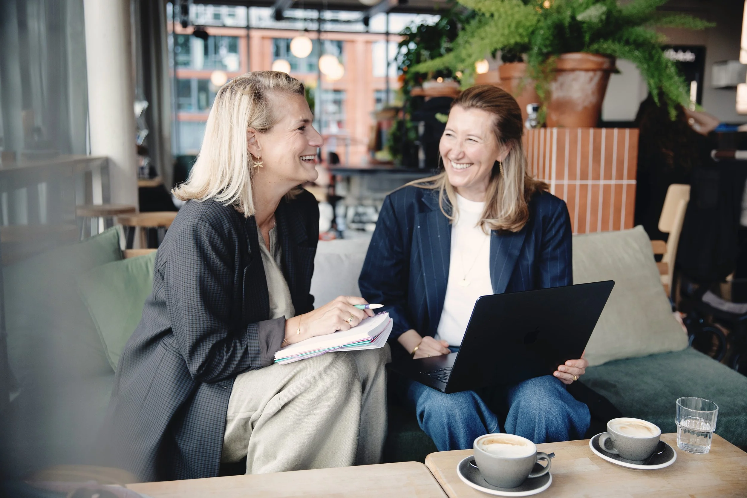 Eveline van Veelen en Marije Dobbenberg. Founders van Maeve.partners