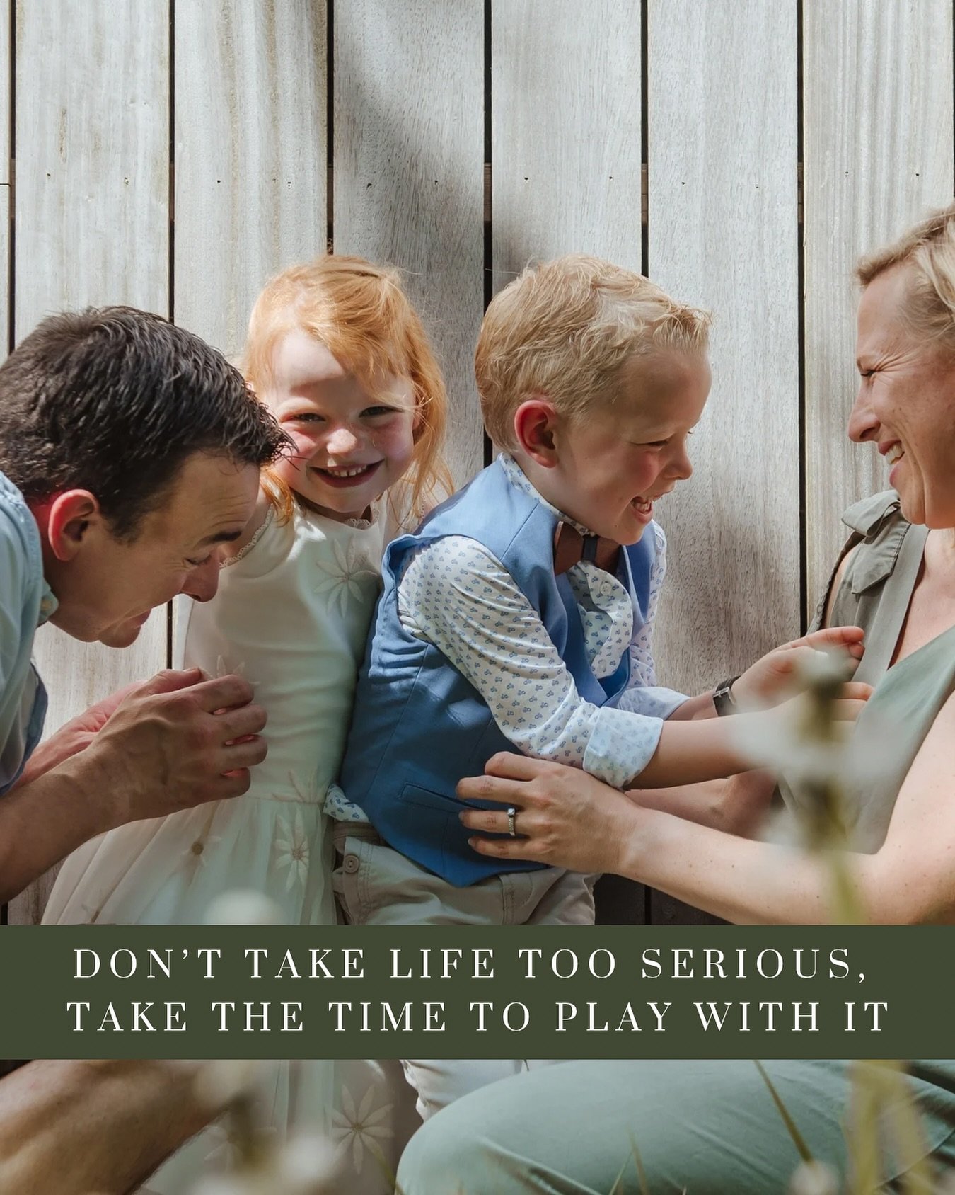 Neem jij net als mij het leven te serieus?
Alle ballen hooghouden, om dat huishouden deftig te runnen
Niemand teleurstellen, zeker mijn kinderen niet
Een hoofd dat soms overuren draait, over-analyseren als de beste
 
Maar het brengt me geen stap dich