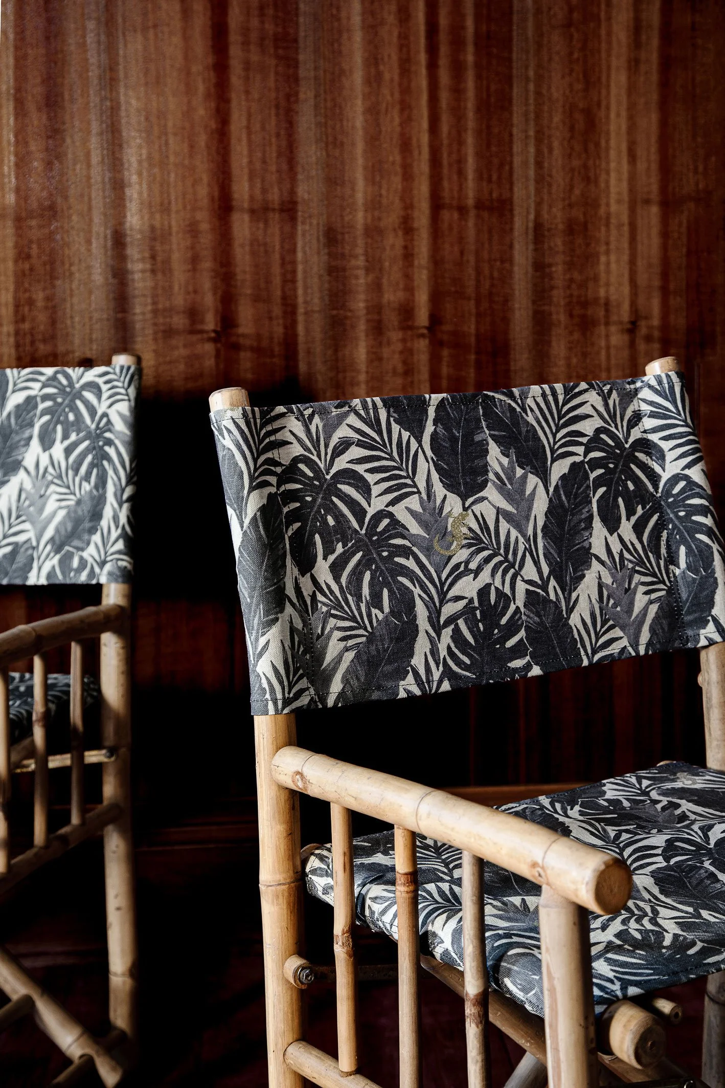 thesewalls-8th-verdure-onyx-directorschairs-close.jpg