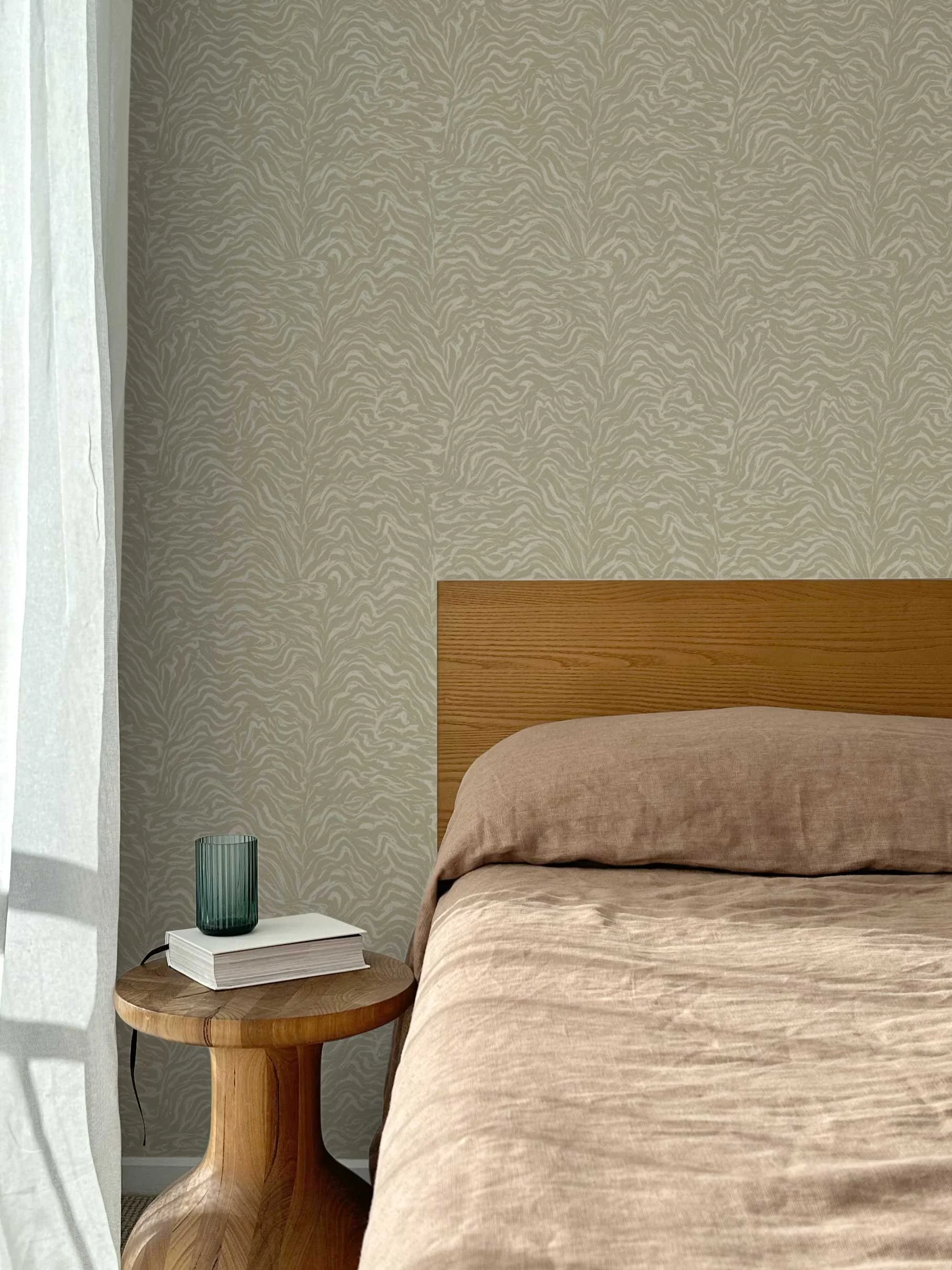 thesewalls-8th-wallpaper-insitu-bed-leni-fern.jpg