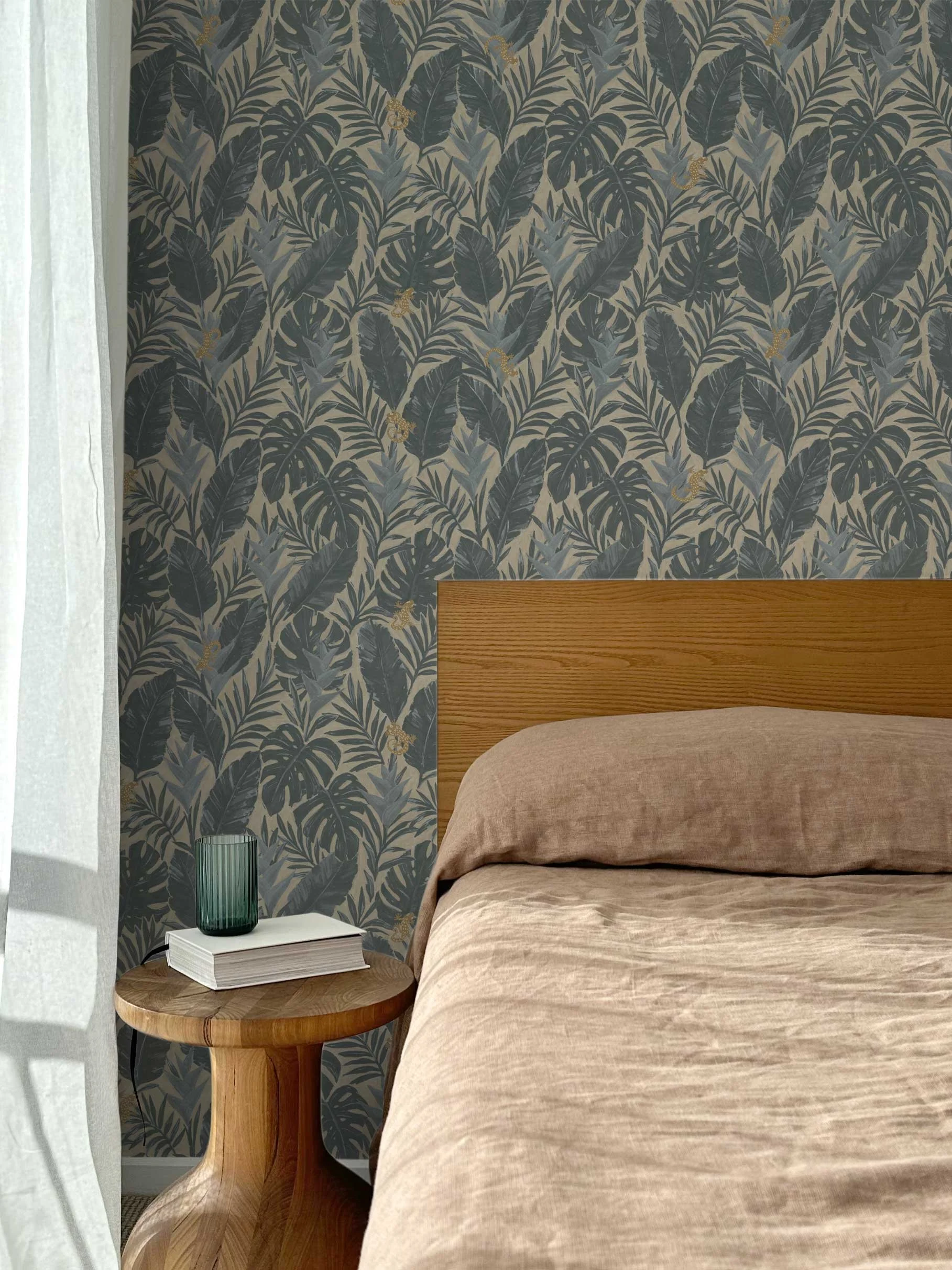 thesewalls-8th-wallpaper-insitu-bed-verdure-midnightblue.jpg
