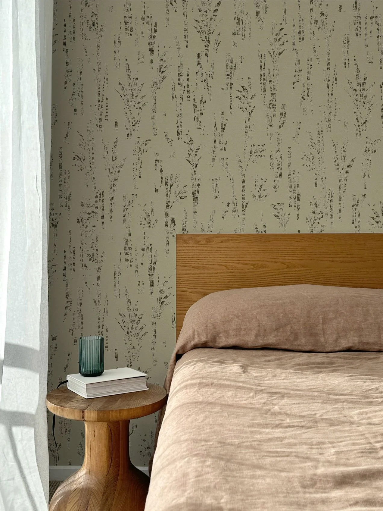 thesewalls-8th-wallpaper-insitu-bed-parlour-fern.jpg