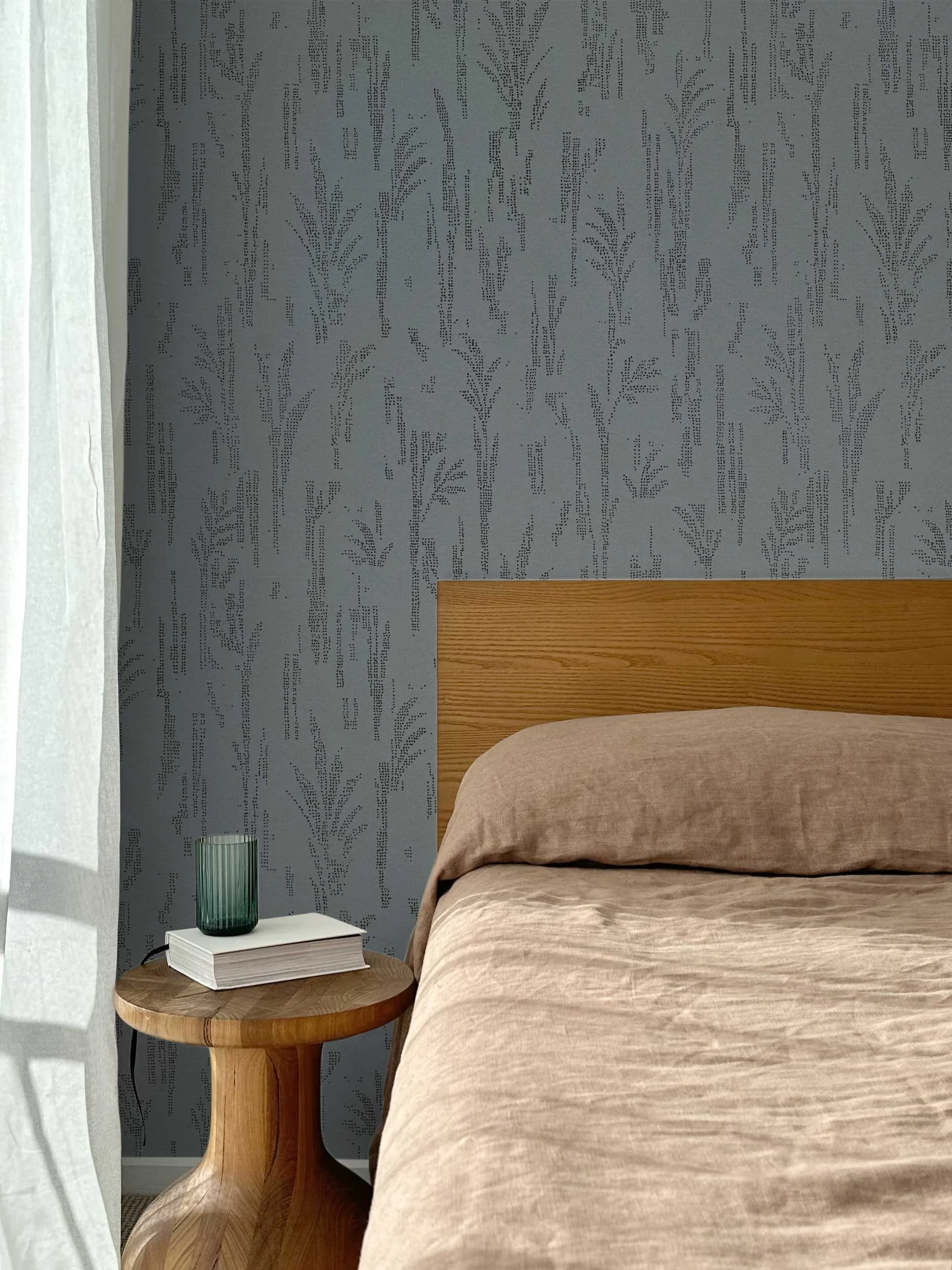 thesewalls-8th-wallpaper-insitu-bed-parlour-midnightblue.jpg