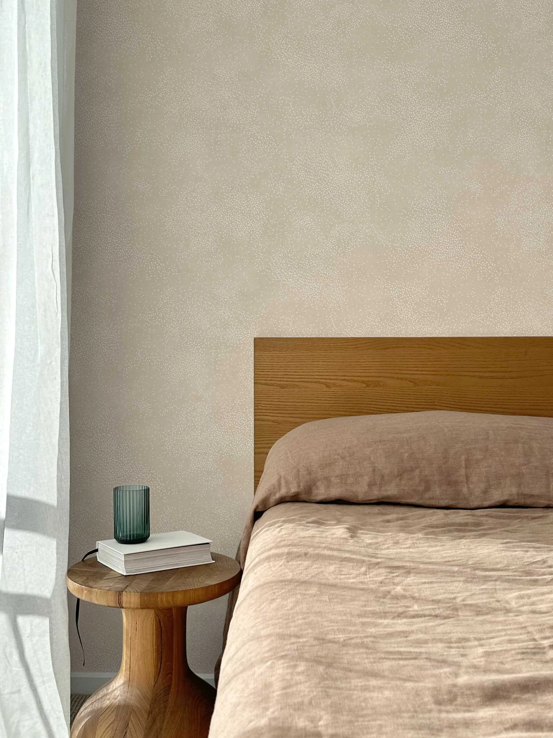 thesewalls-8th-wallpaper-insitu-bed-mazzy-feather.jpg