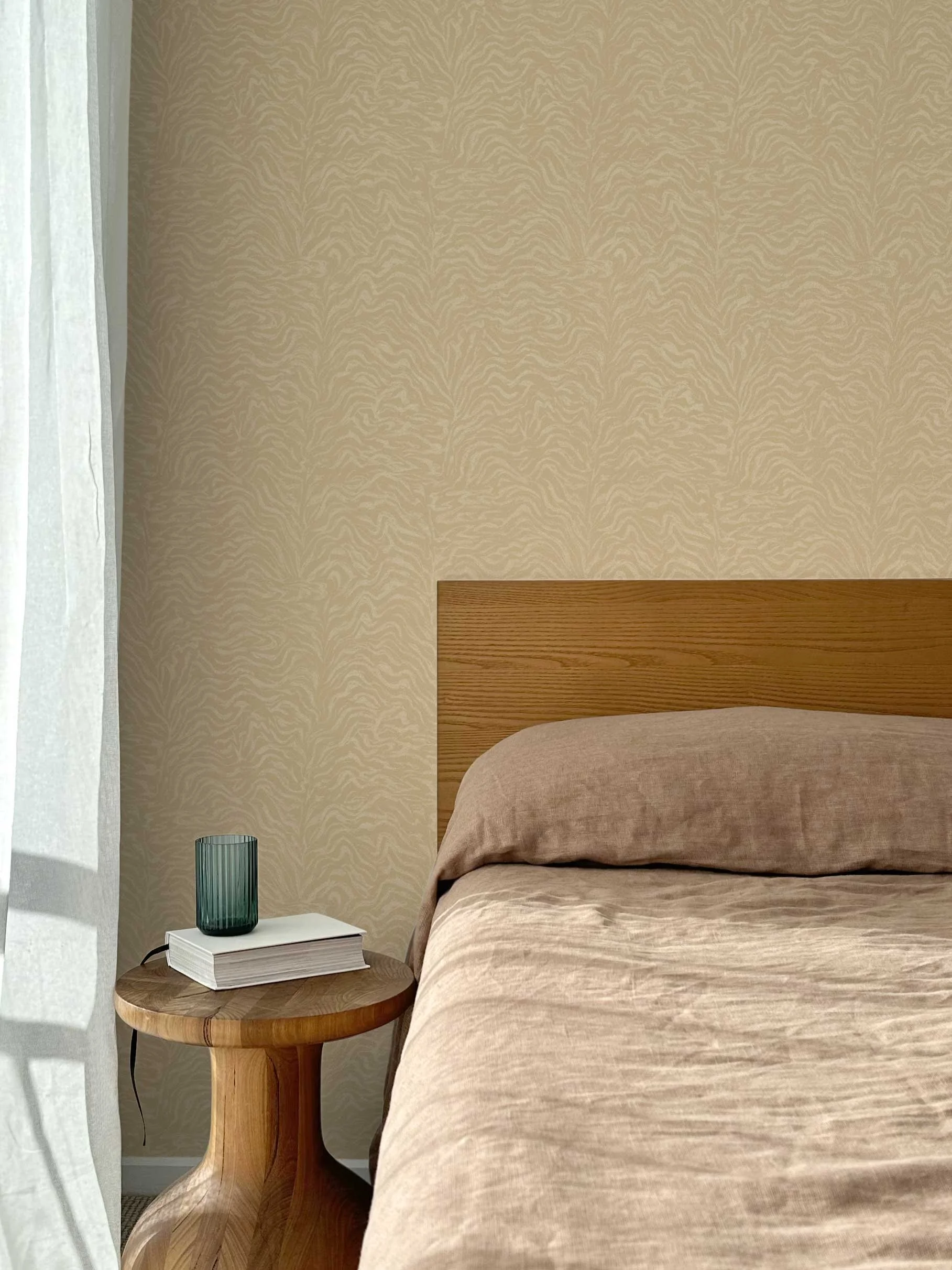 thesewalls-8th-wallpaper-insitu-bed-leni-topaz.jpg
