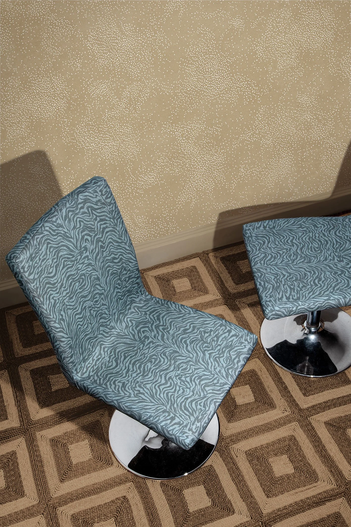 thesewalls-8th-mazzy-topaz-leni-midnightblue-chromechairs.jpg