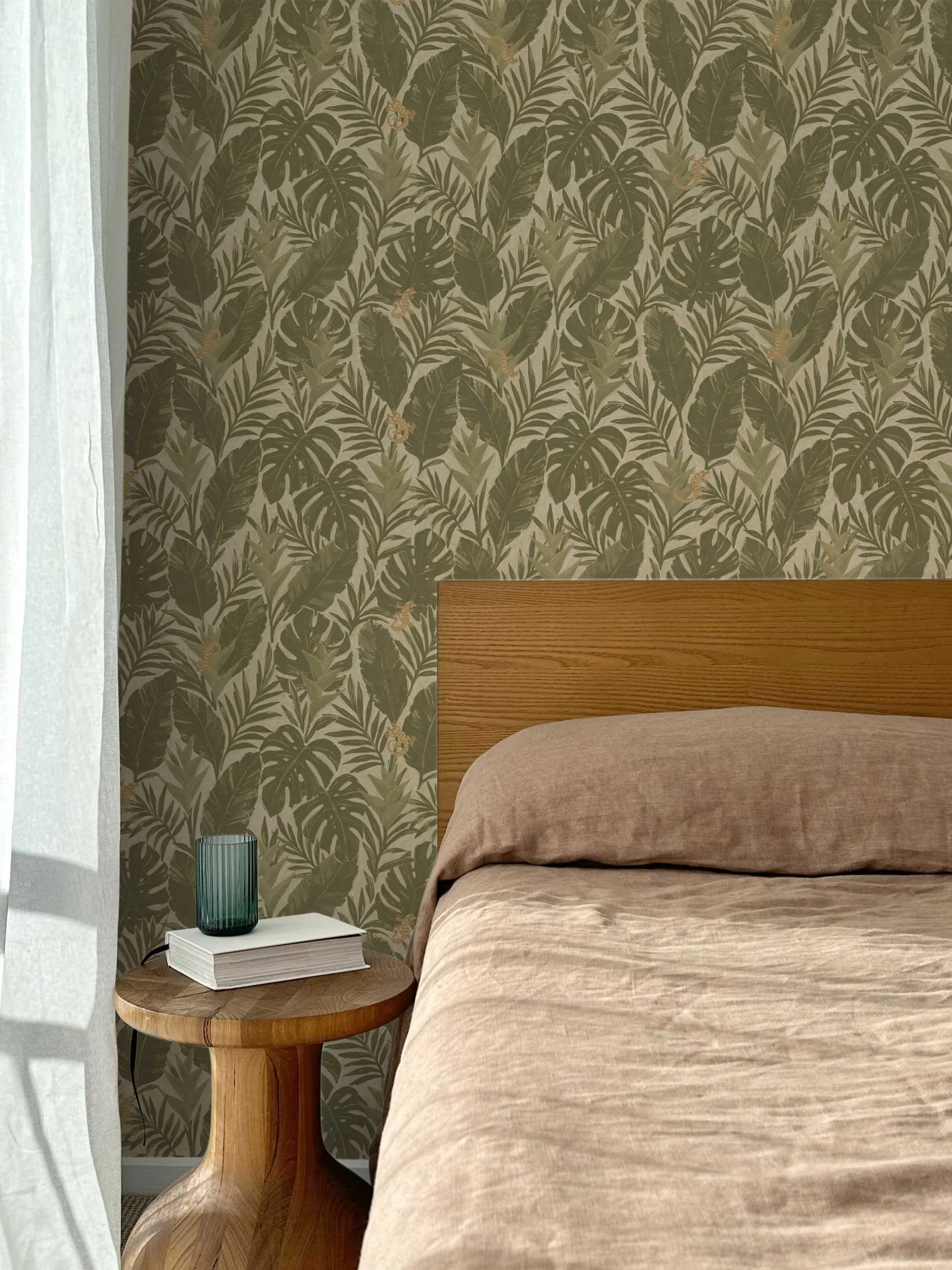 thesewalls-8th-wallpaper-insitu-bed-verdure-fern.jpg