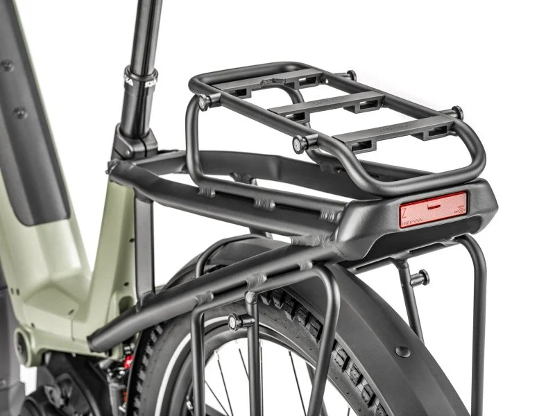 Suspended luggage carrier 