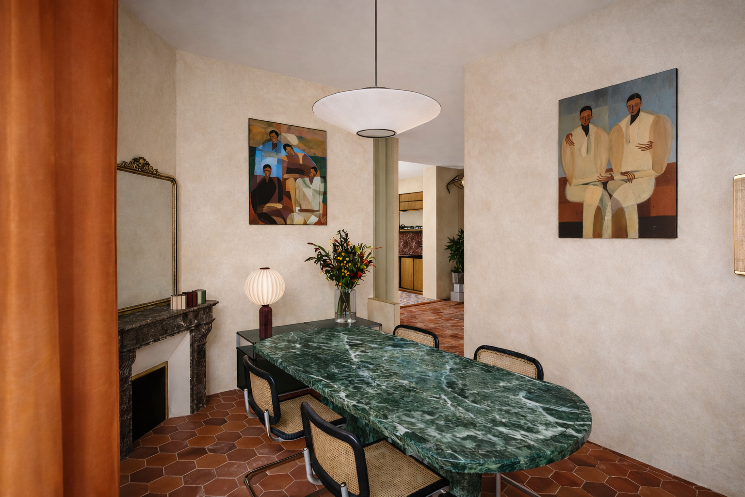 Salon tomette au sol; jeux de matières marbre, rotin, peinture à la chaux. Ambiance douce ; Architecture du Sud; Charme ancien; Salon ouvert sur la salle à manger; Art