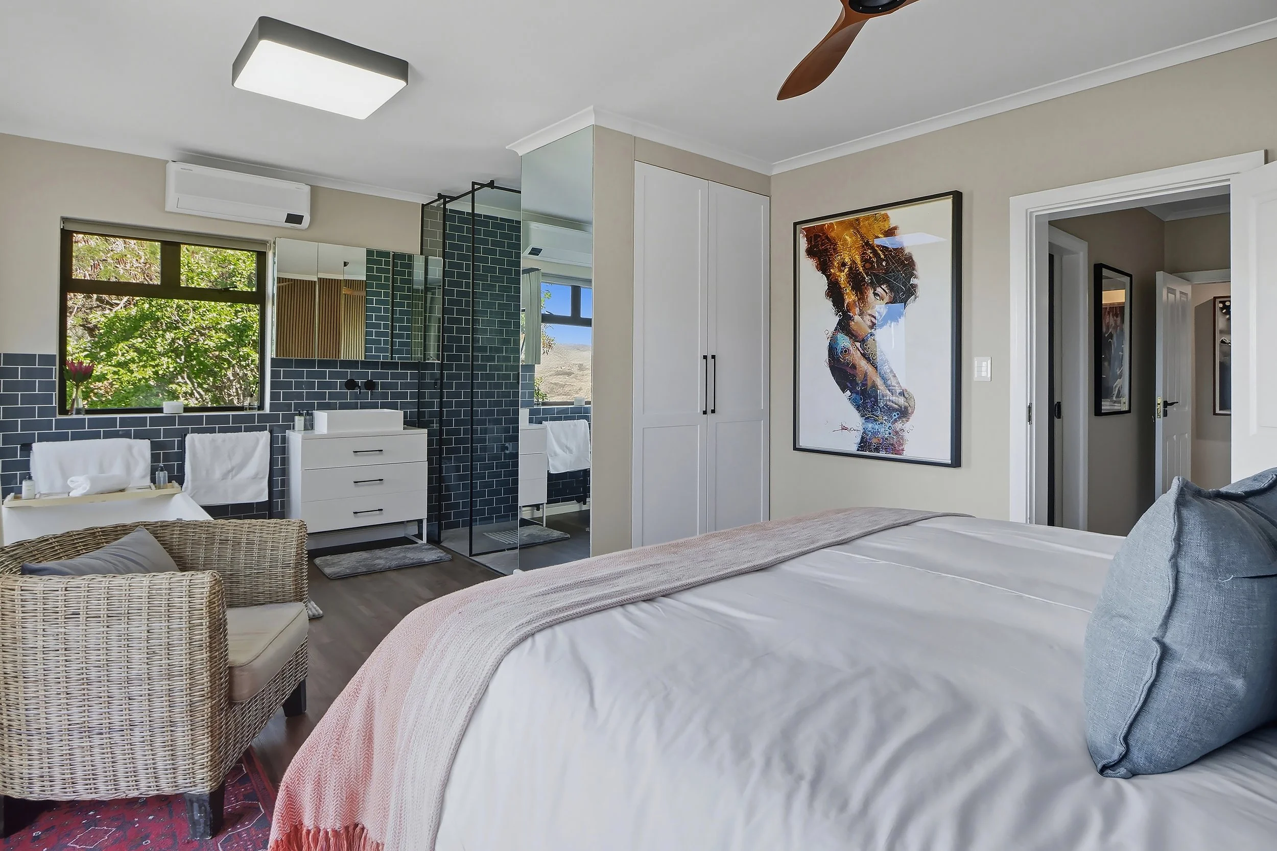 Main Bedroom (4).jpg