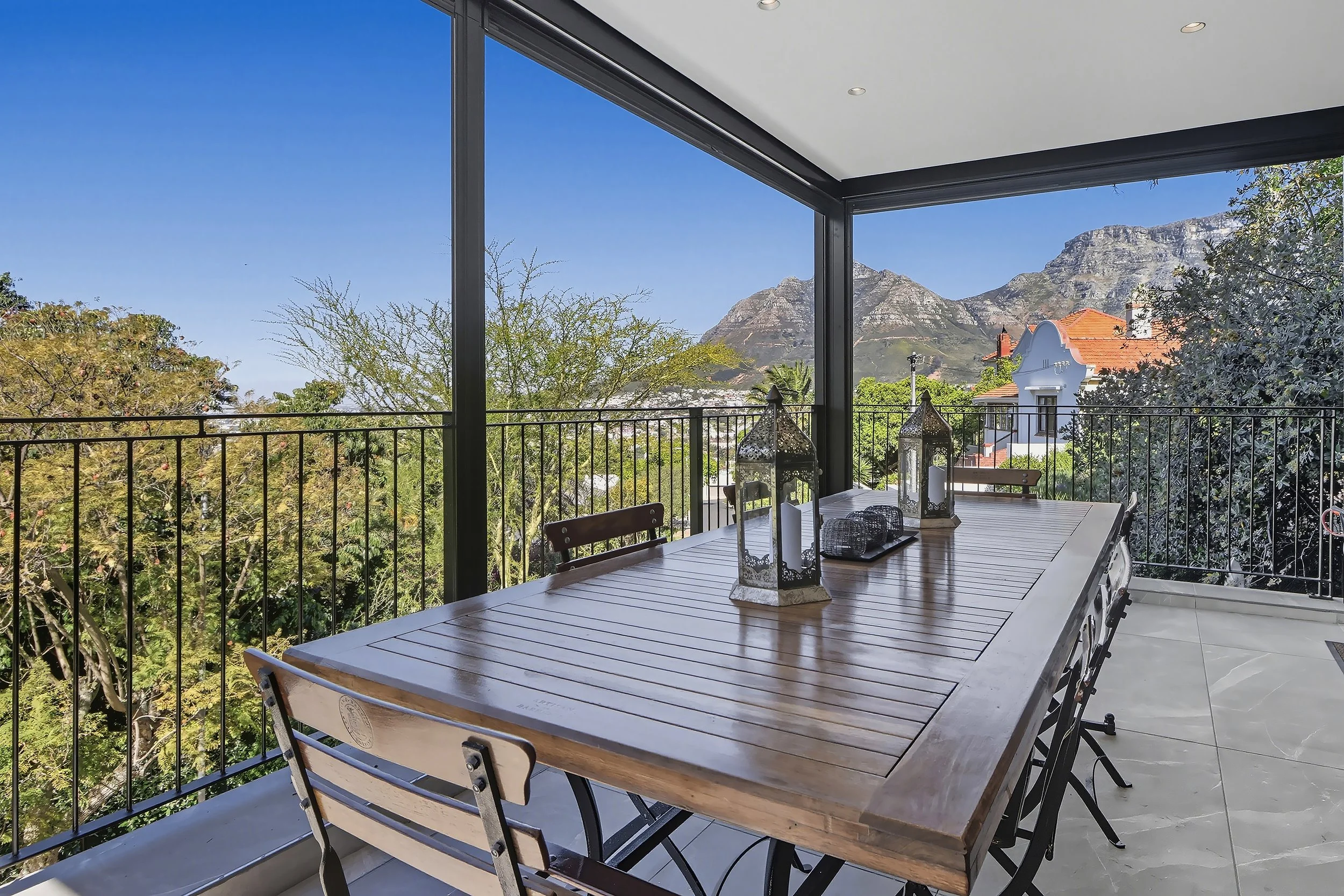 Outdoor Dining 3.jpg