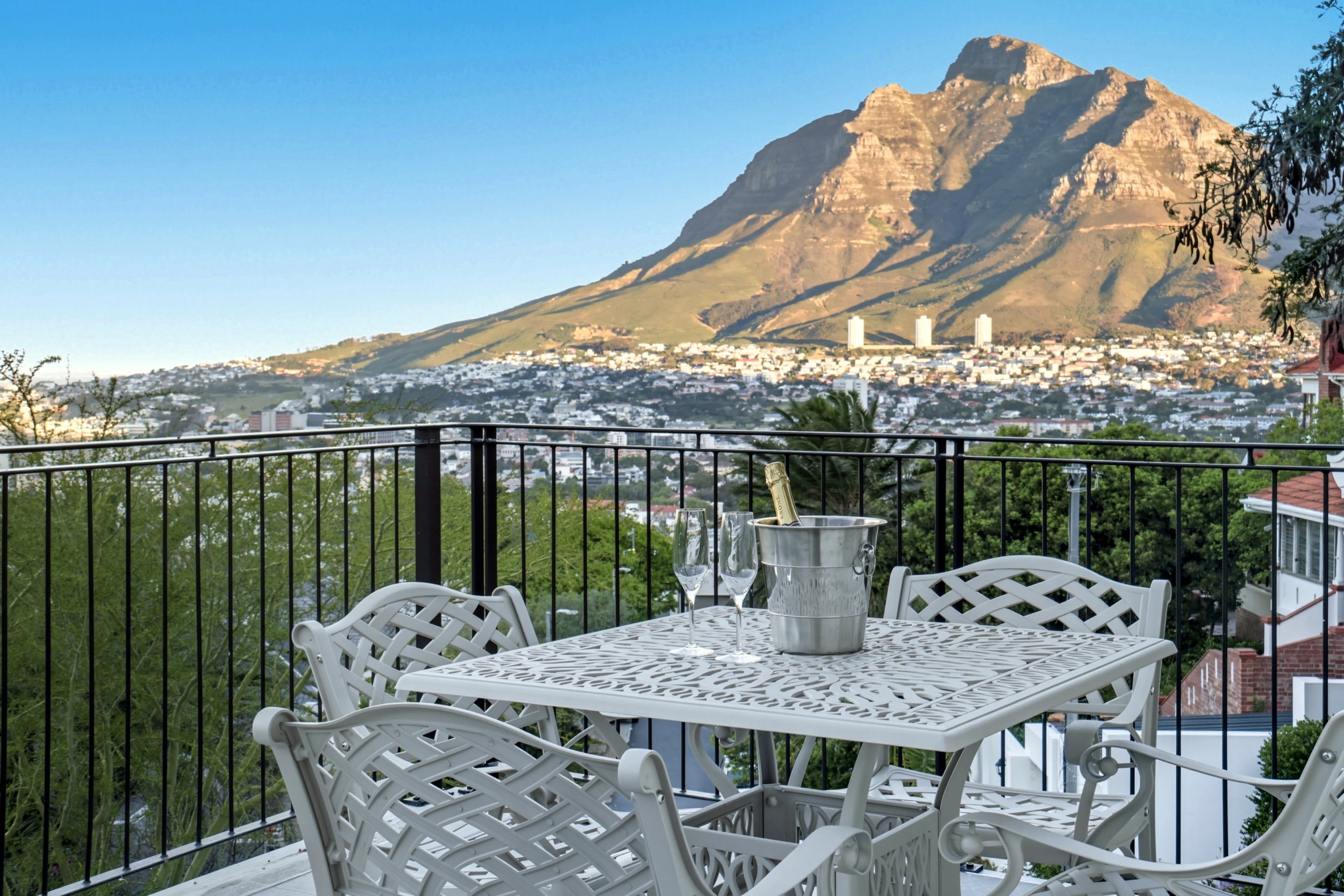 Mountain view champagne.jpg