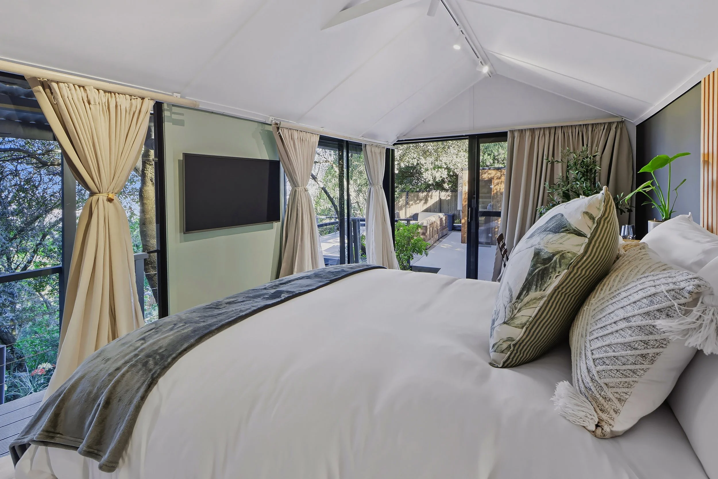 Asana bedroom 4.jpg