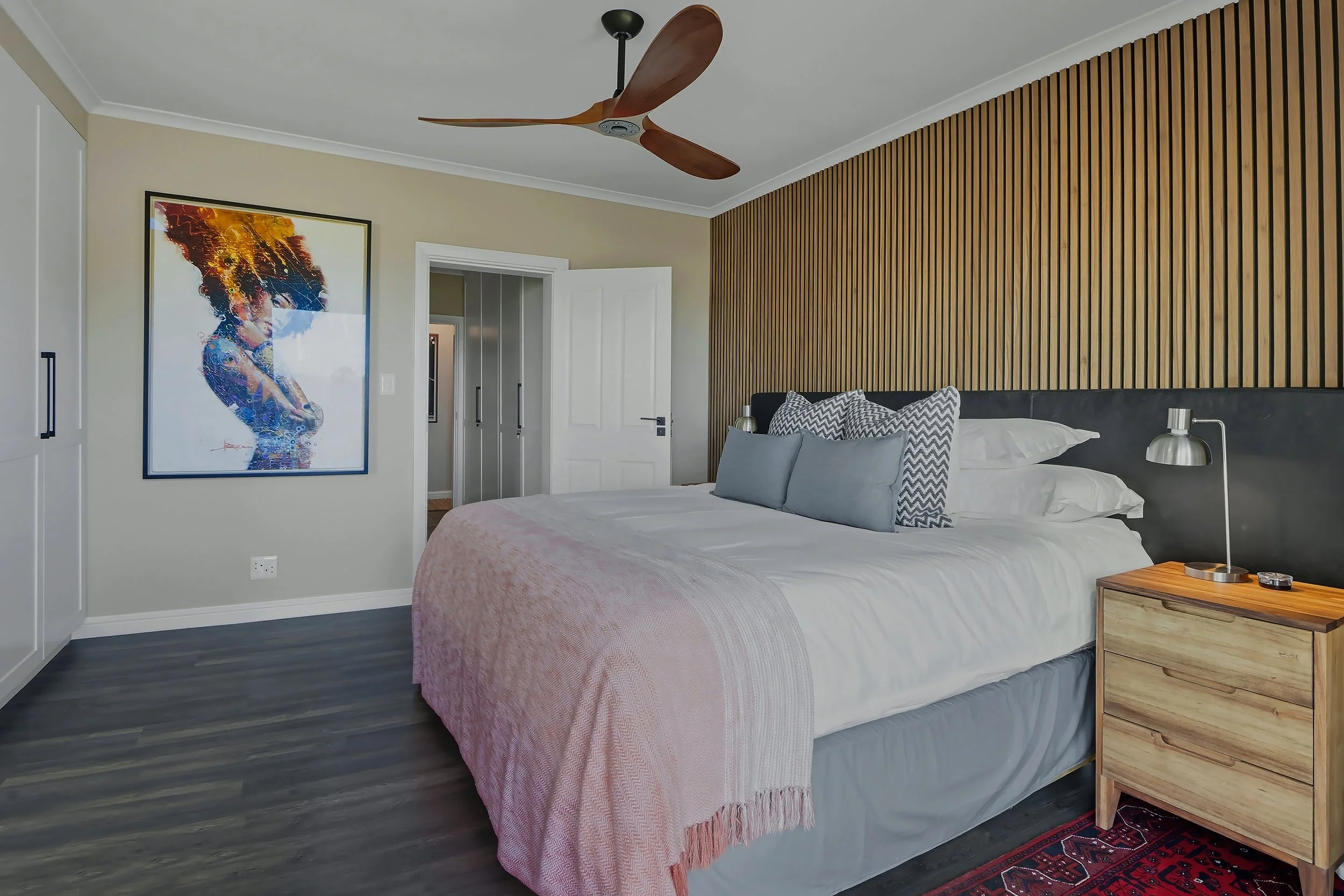 Main bedroom (3).jpg