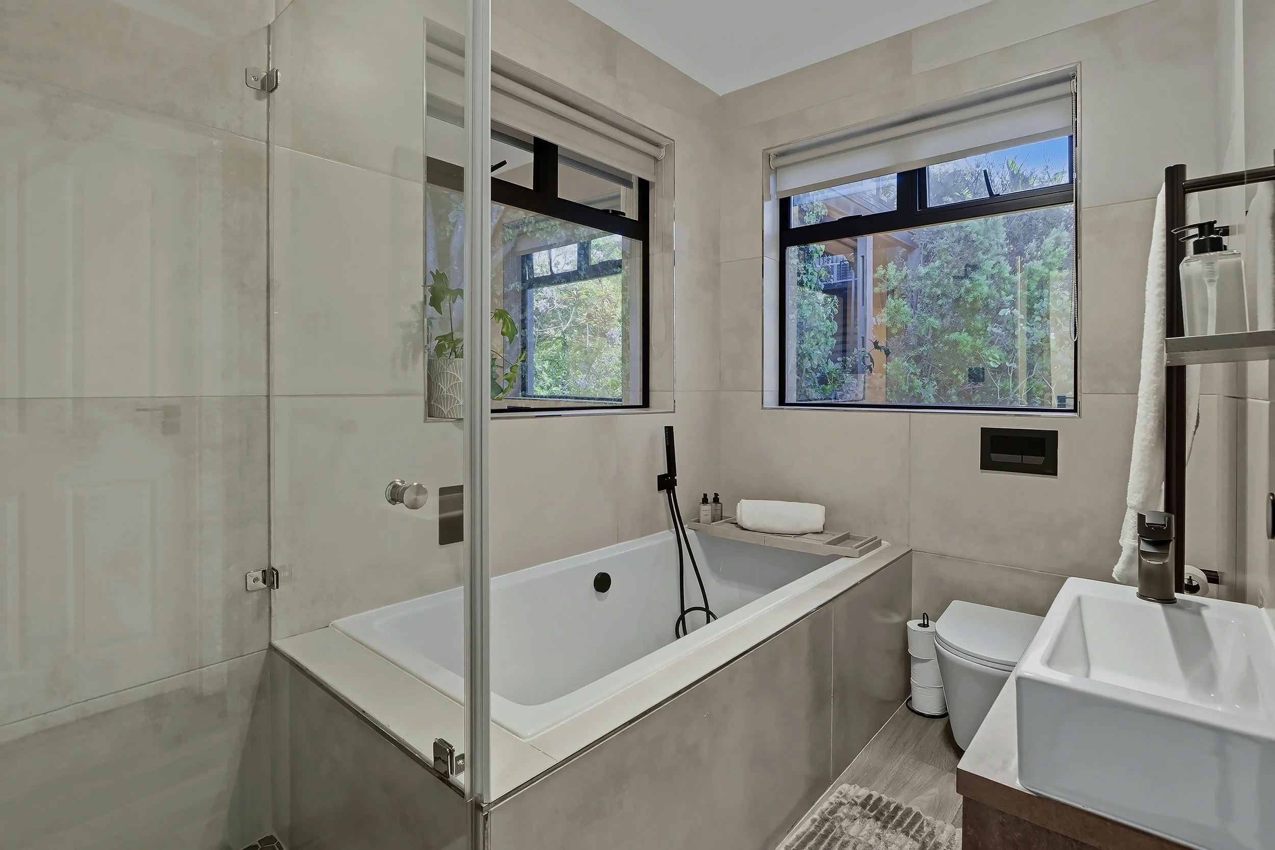 Bedroom 2 bathroom.jpg