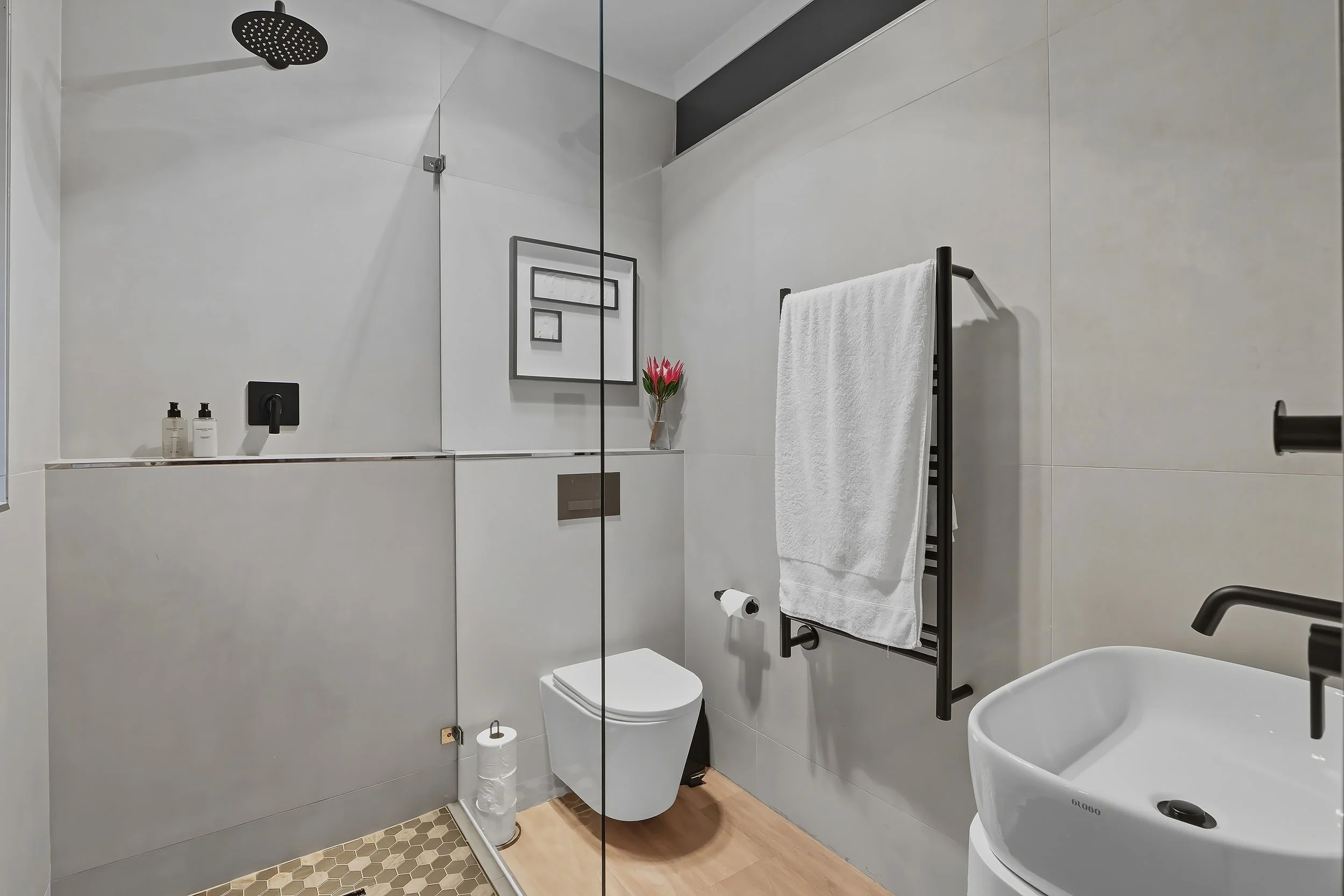 Bedroom 3 bathroom (2).jpg