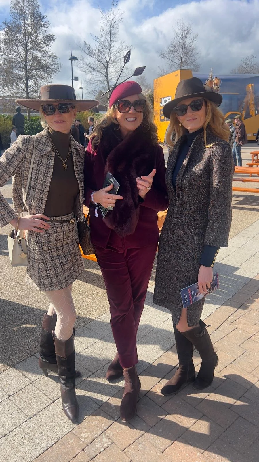 Sara Kate Byrne looking amazing in a large woolfelt boater at the races