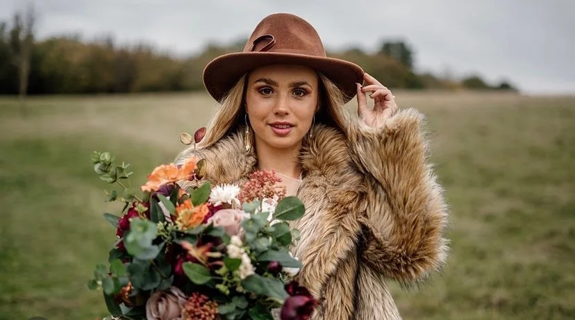 Autumnal photoshoot heaven! a beautiful brandy peach bloom fedora with a gorgeous bee trim