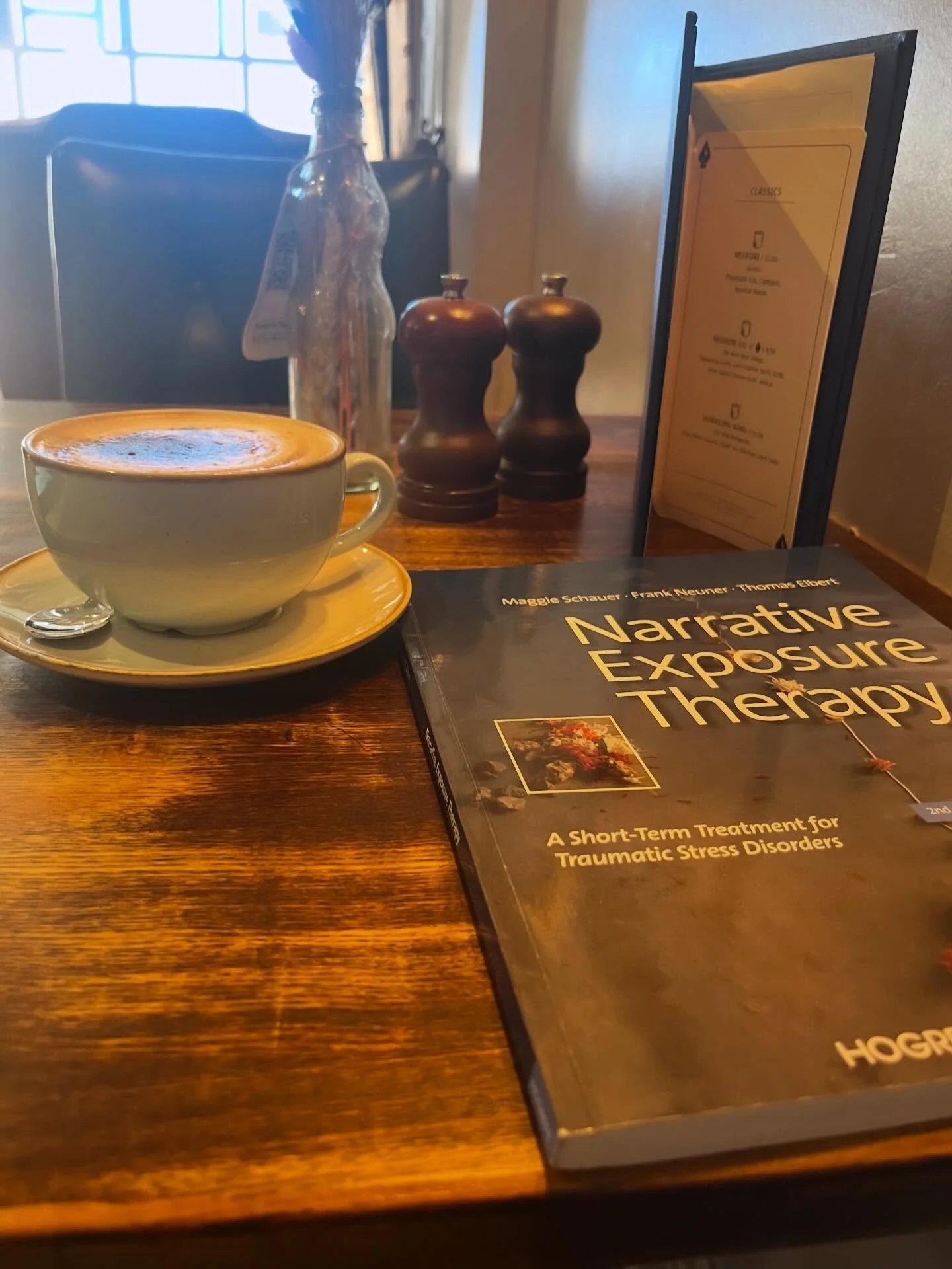 ☕️📚 Quick pit-stop between sessions this week.

Taking the time to pause, reflect and expand my knowledge is both a privilege and an essential part of being the best Psychologist I can be.