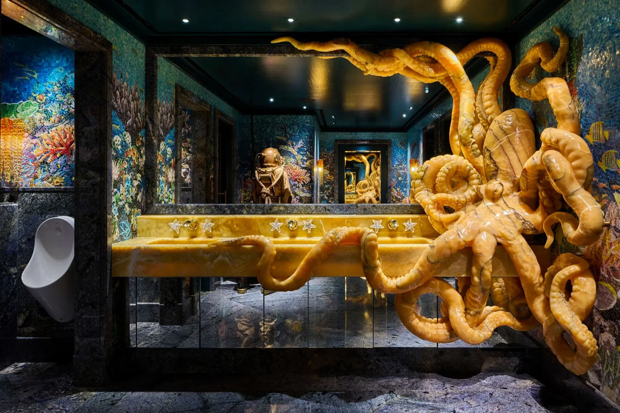Sexy fish <br> <span style="color:#666; font-size:16px;">Restaurant, Dubai</span>