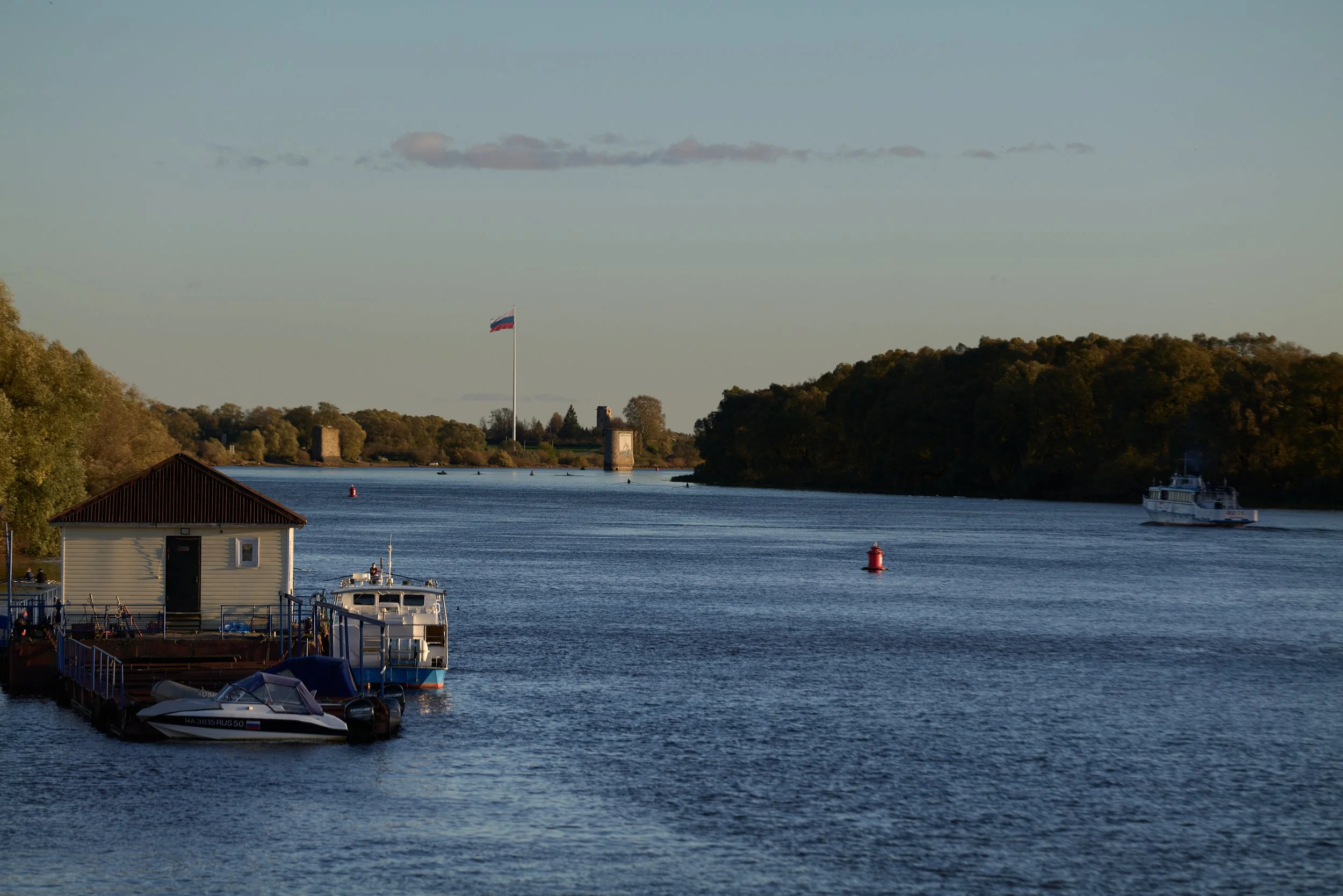 The_Volkhov_River_and_a_View_of_Rurik's_Settlement.jpg