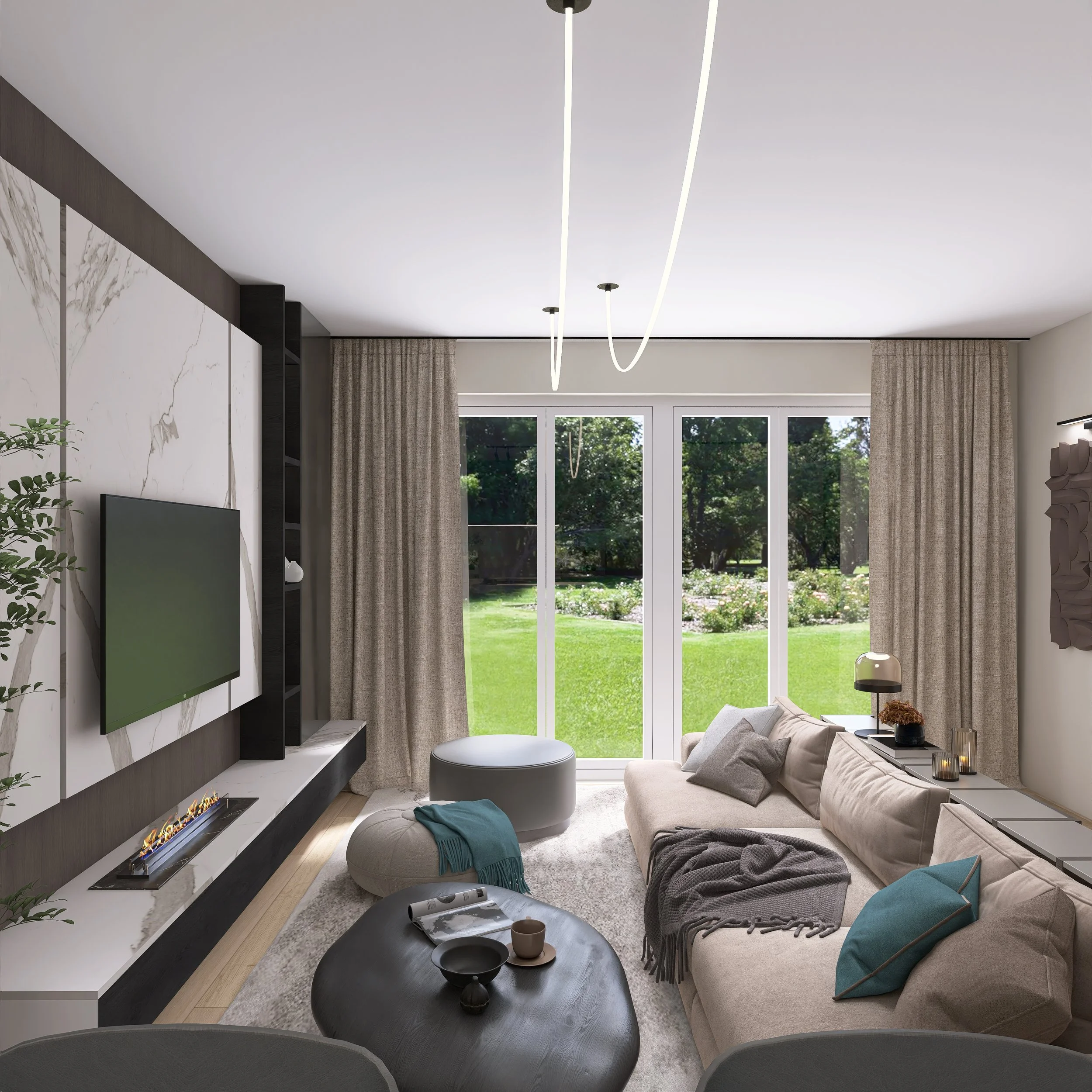 Moderner Wohnzimmer mit großem Fenster, gemütlichem Sofa, Couchtisch, Wand-TV, Kamin, dezenten Dekorationen, und Blick auf einen Garten mit Rasen und Bäumen.