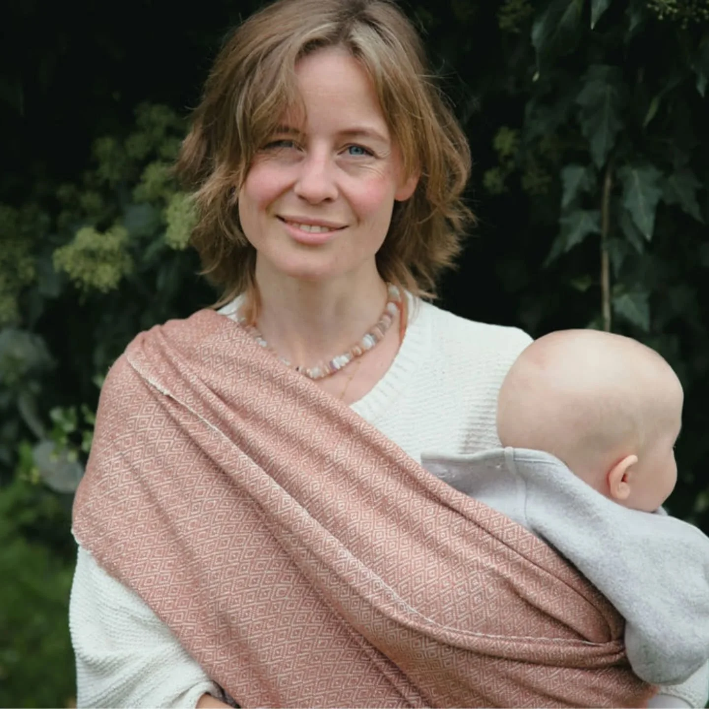 Willkommen Mama Muse! 
Sch&ouml;n, dass du bei mir gelandet bist. 

Ich bin Annalena, Mama von zwei wunderbaren Kindern &amp; Doula. 
Diese Aufgabe begreife ich als meinen Beitrag zu einer besseren und friedlicheren Welt, denn ich bin &uuml;berzeugt 