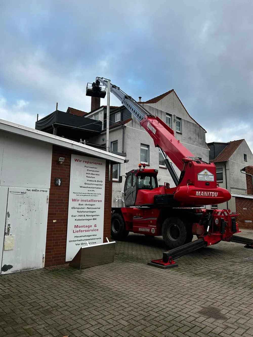 Mit dem Teleskoplader auch auf engem Raum