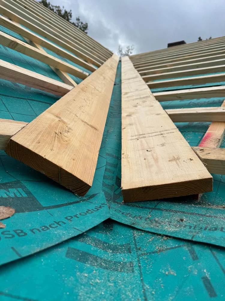 Grat-Unterkonstruktion in Holz