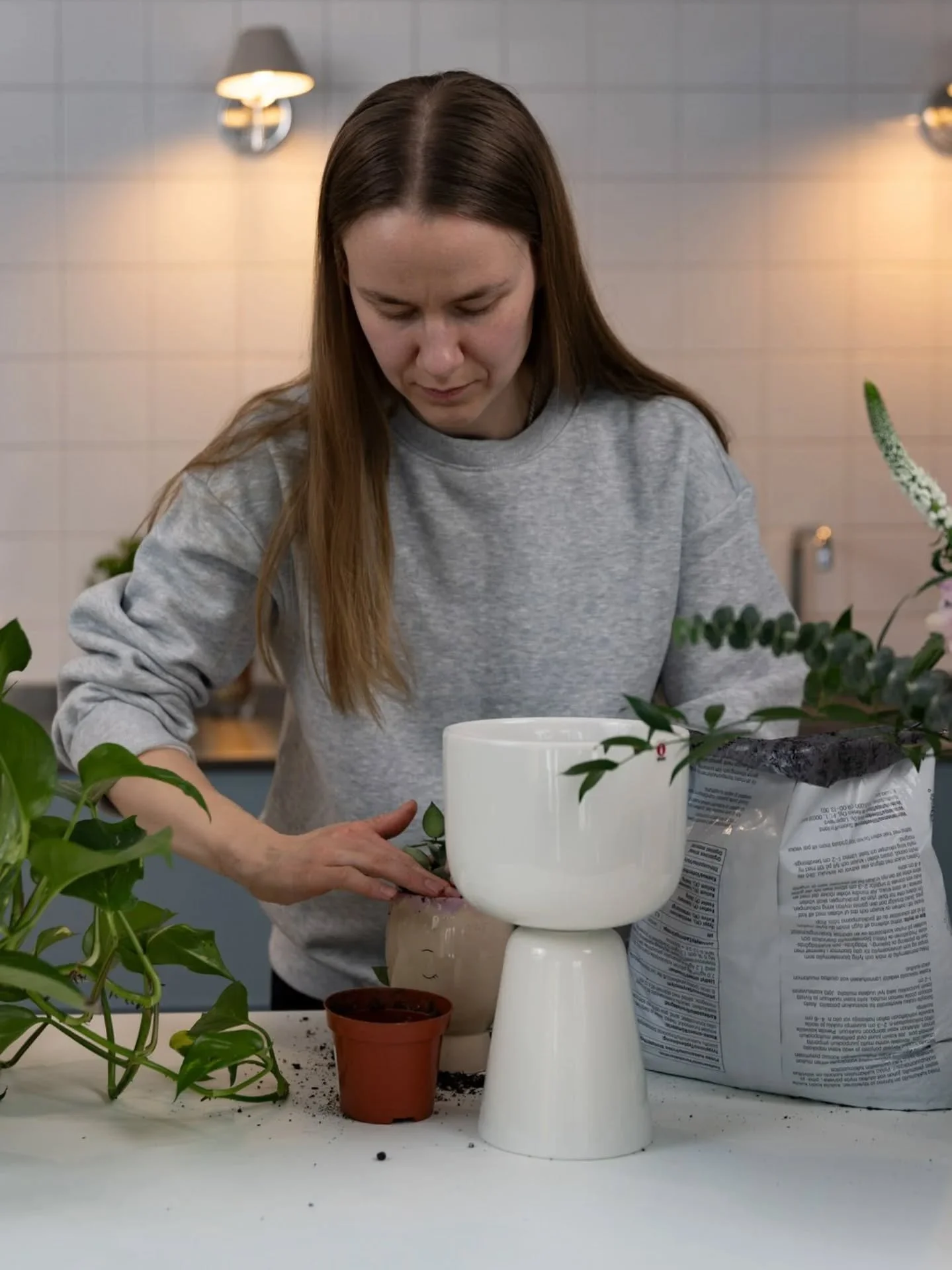 ''Hukkaneli&ouml;ill&auml; olisi maksanut arkkitehdin'' 

Sain t&auml;m&auml;n kommentin tuttavaltani opiskeluaikana kun kerroin, mit&auml; opiskelin. 
Heid&auml;n uudessa kodissaan oli muutama paikka, joita h&auml;n koki vaikeaksi kalustaa. Kalustee