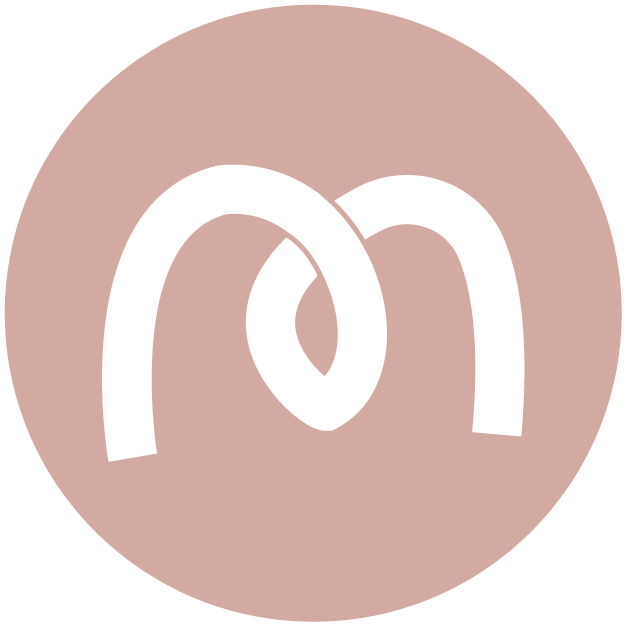 Un logo abstrait avec deux formes courbes blanches sur un fond rose clair.