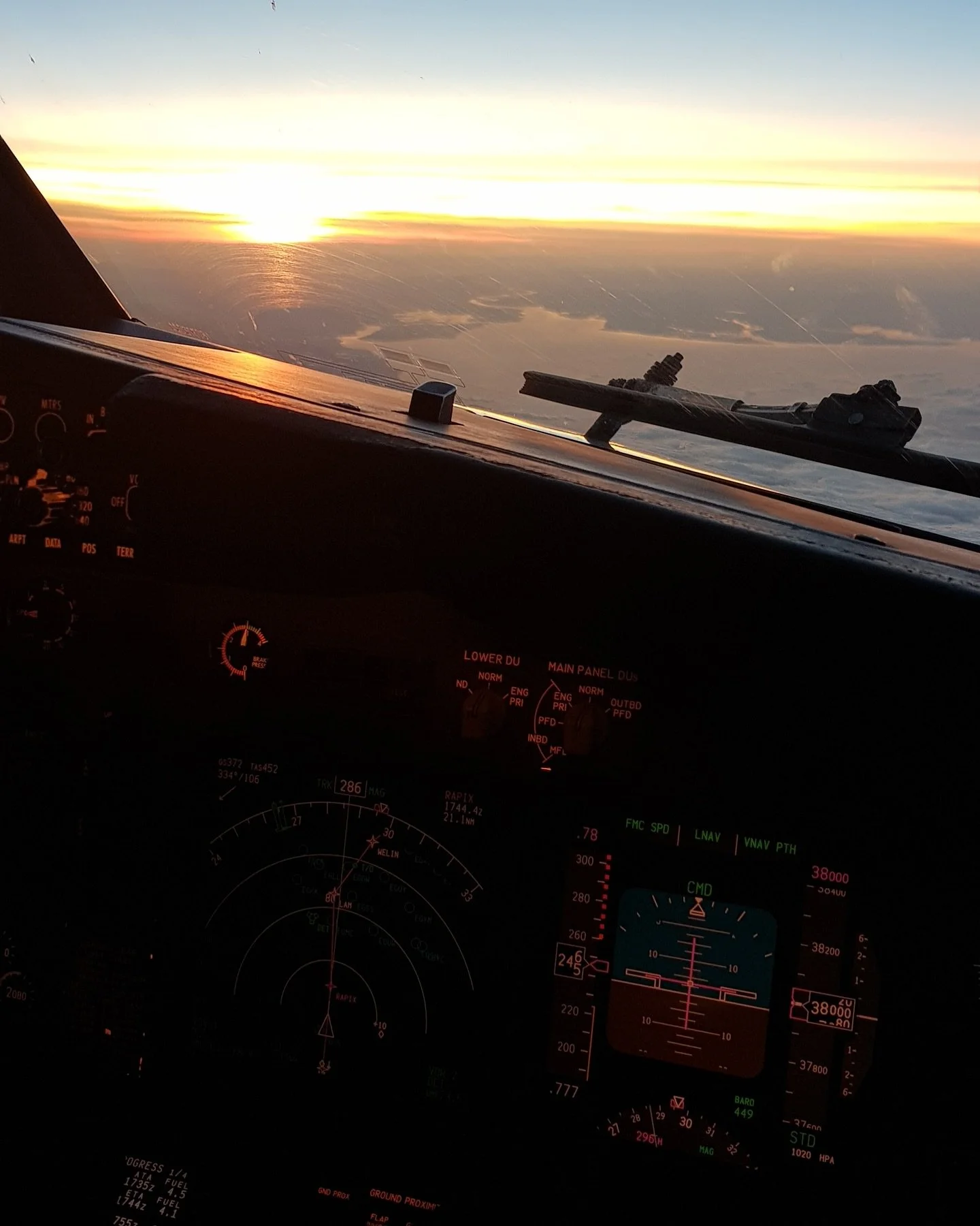 Views like this are closer than you think.
Sim assessment coming up? We can help. Link and contact in bio.
#FlyWithPurpose #WingsOfDetermination #PilotDreamsInMotion #AviationGoals #SkyHighAmbitions #FuturePilotMindset #FlightAssessmentJourney #Cle