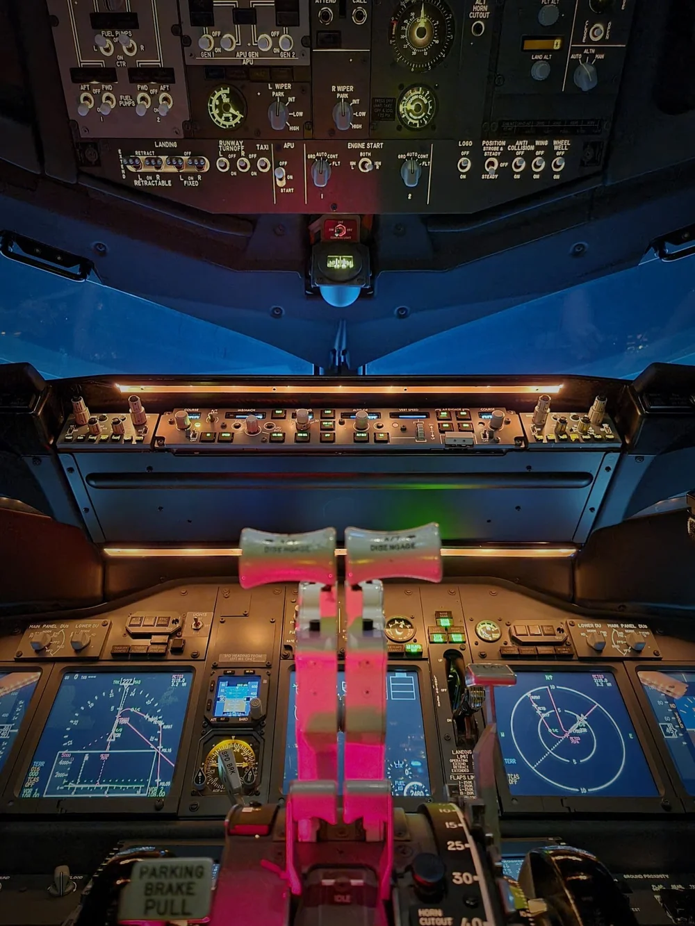 Boeing 737-800W full motion Level D full flight simulator, Gatwick