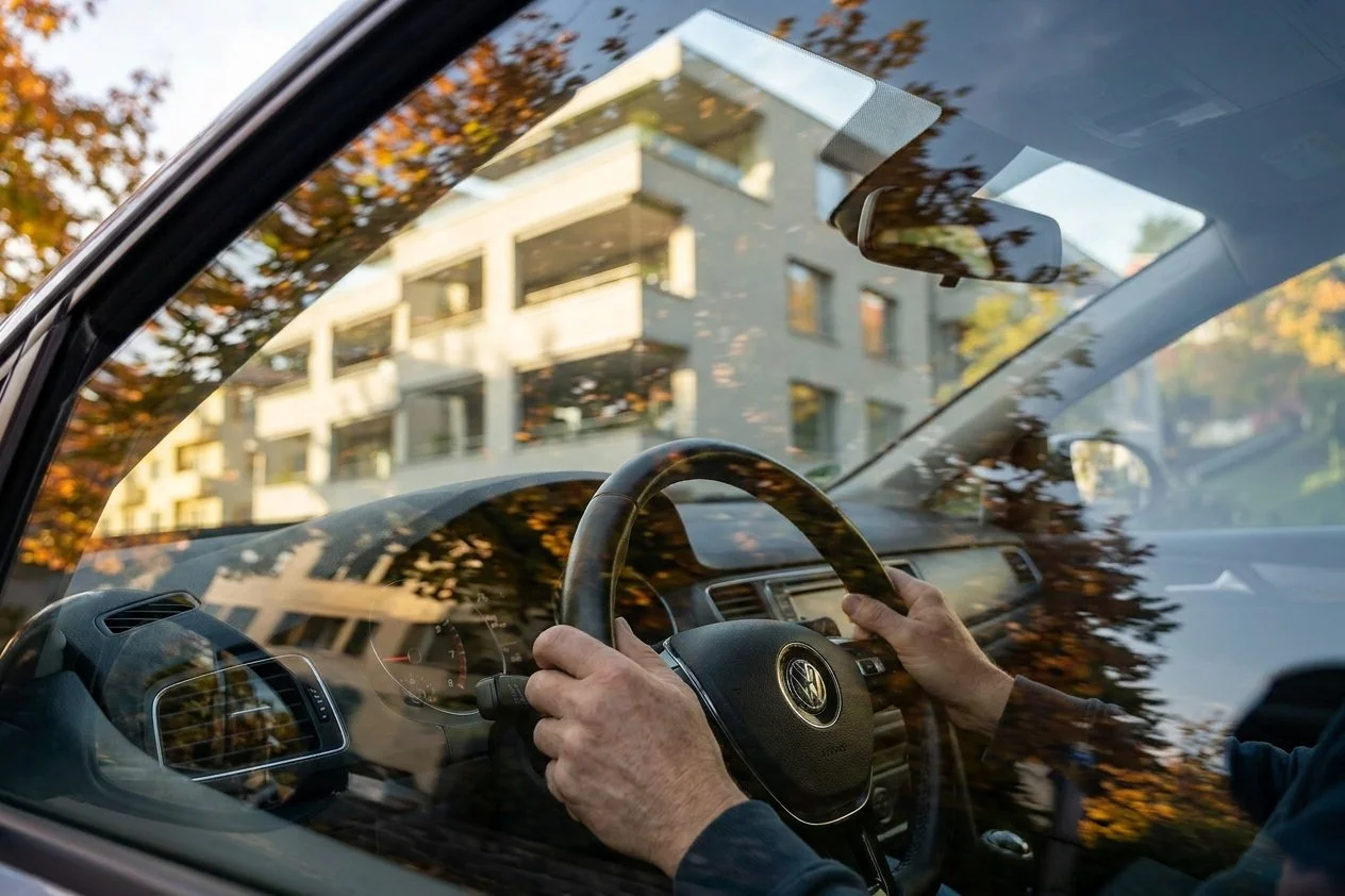 creative_car_windshield_fall_reflections.jpg