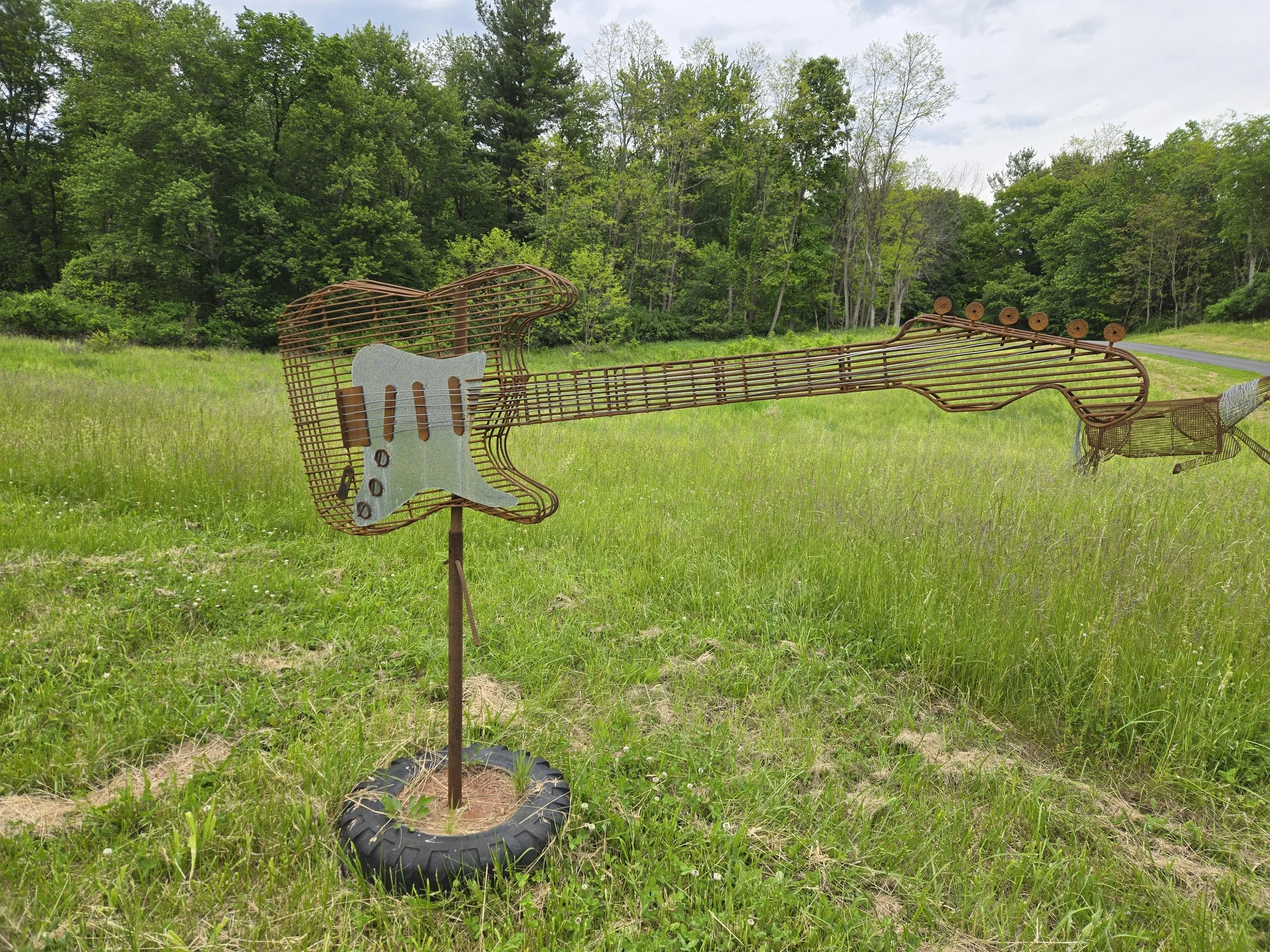 Giant Stratocaster
92" x 28"
$2450


