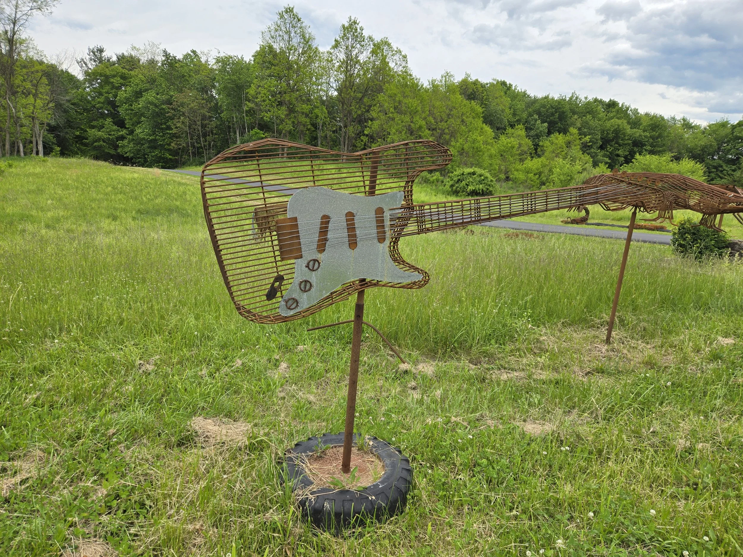 Giant Stratocaster
92" x 28"
$2450