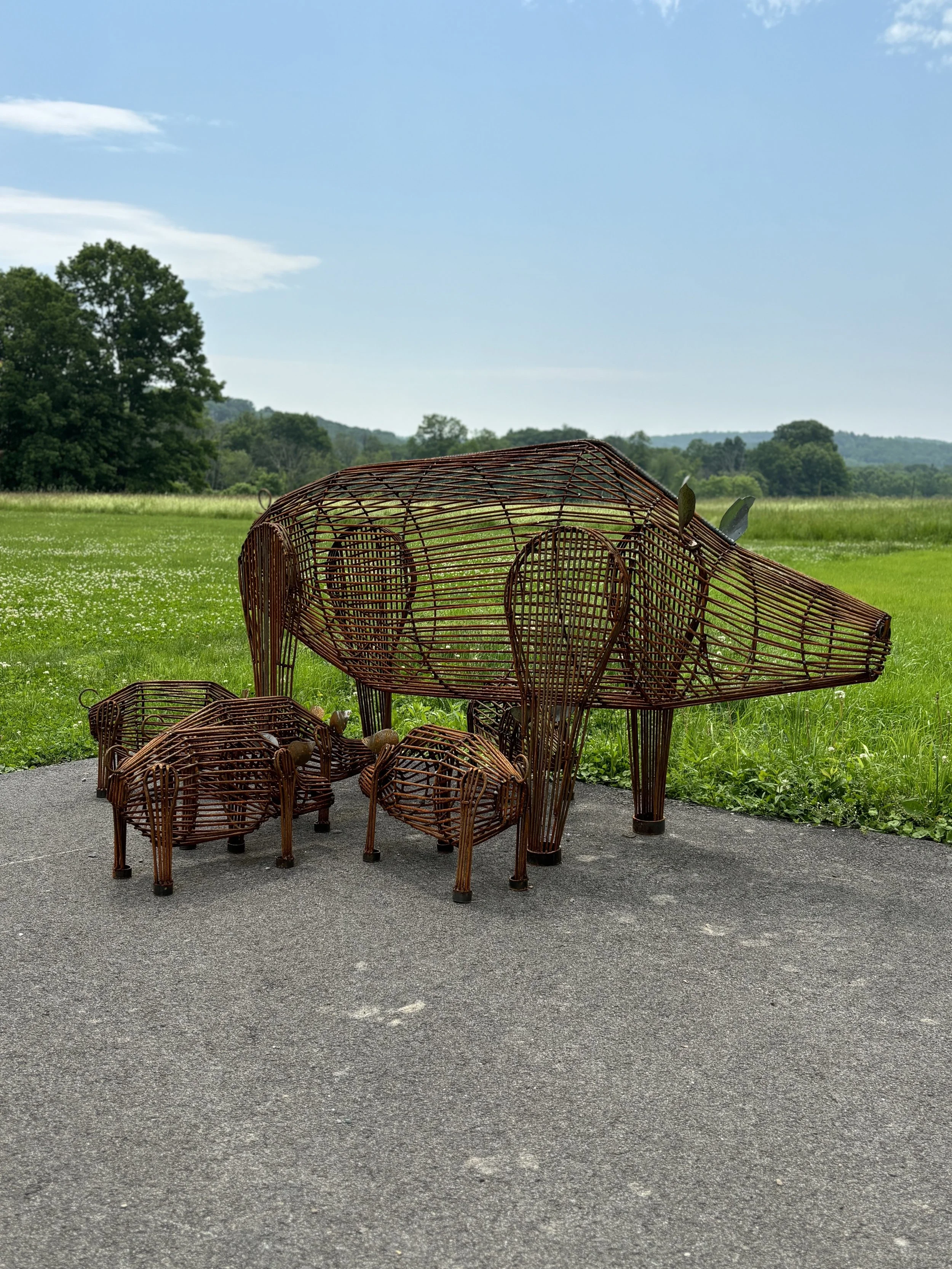 Pig (life size)
80”x18”x40”
$2150
Piglet (life size)
26"x8"x15"
$375
