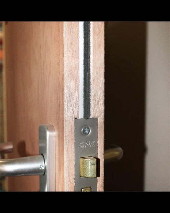 🚪 FIRE DOORS SAVE LIVES &ndash; IF THEY&rsquo;RE FITTED &amp; MAINTAINED PROPERLY

Fire doors aren&rsquo;t just &ldquo;doors with a sticker on them.&rdquo;
They&rsquo;re a critical life-safety system designed to:

✔ Slow fire and smoke spread
✔ Prot