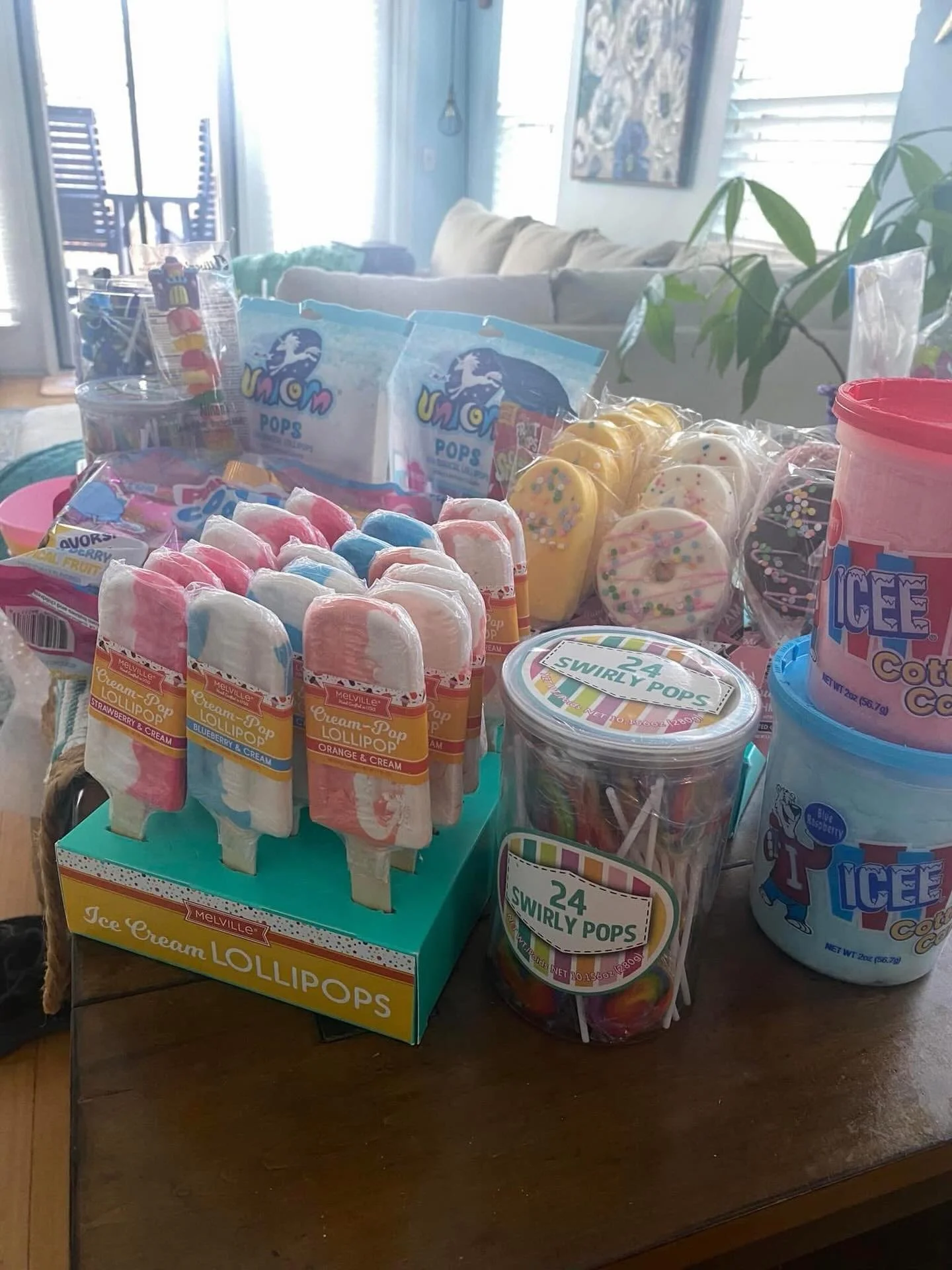 Is the Bunny Hop kid-friendly? Absolutely!! 🐰
This event is for the whole family. Not only will there be tons of fun for the adults, but we&rsquo;ll also have kid-themed baskets available that the little ones will love! Bring the family out, enjoy t