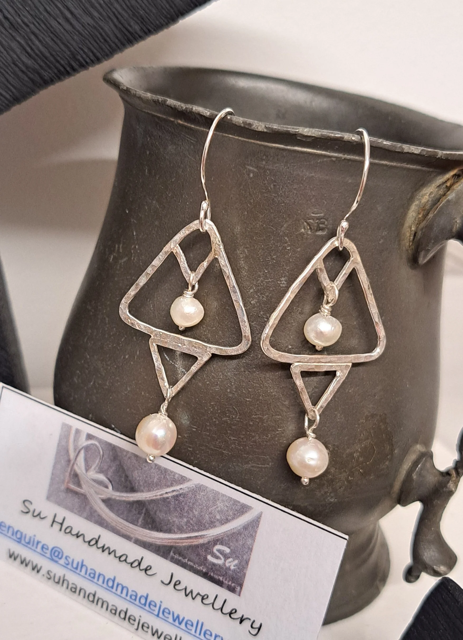 shmjPearlEarrings_091727-1.jpg