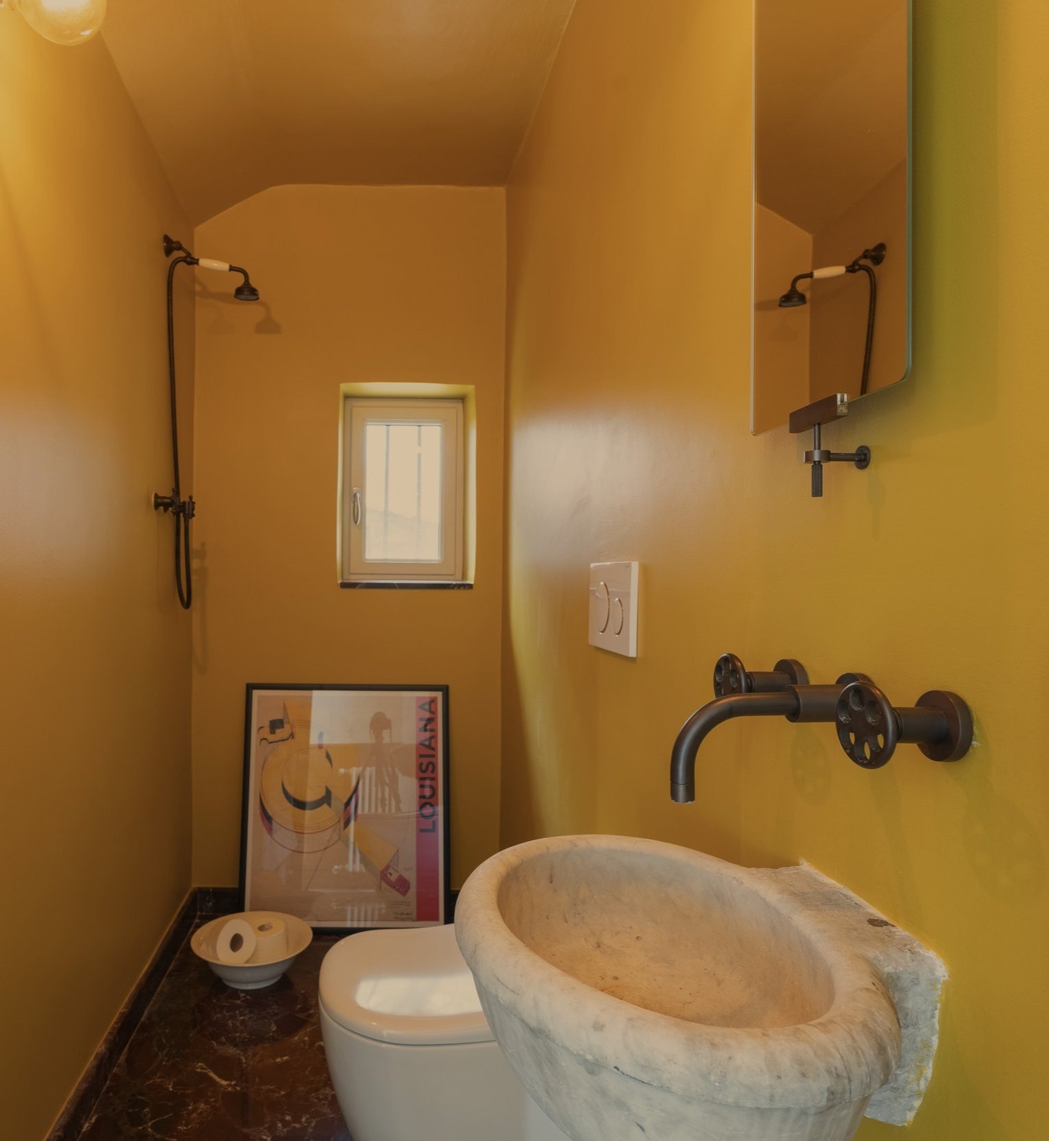 Villa_bath+yellow.jpg