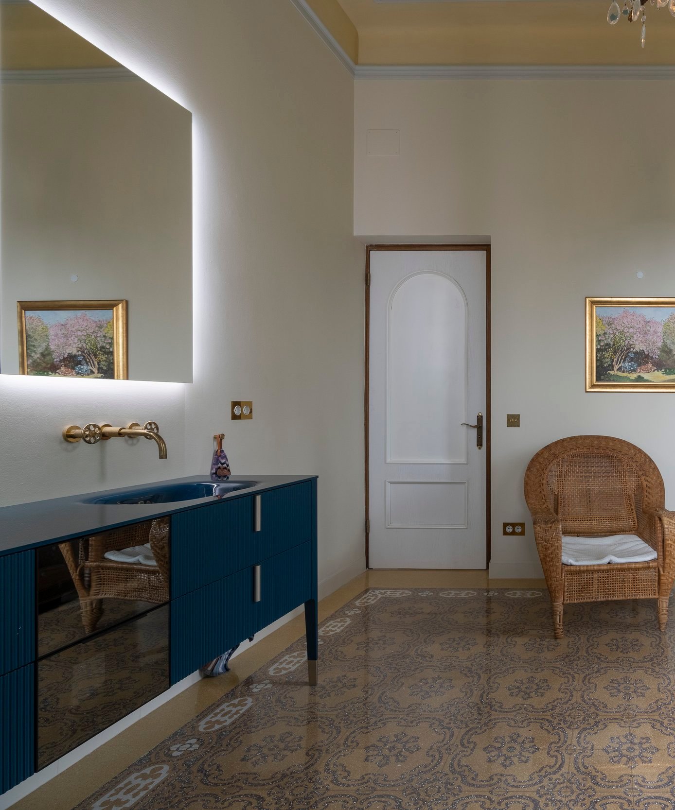 VILLA_Masterbath4.jpg