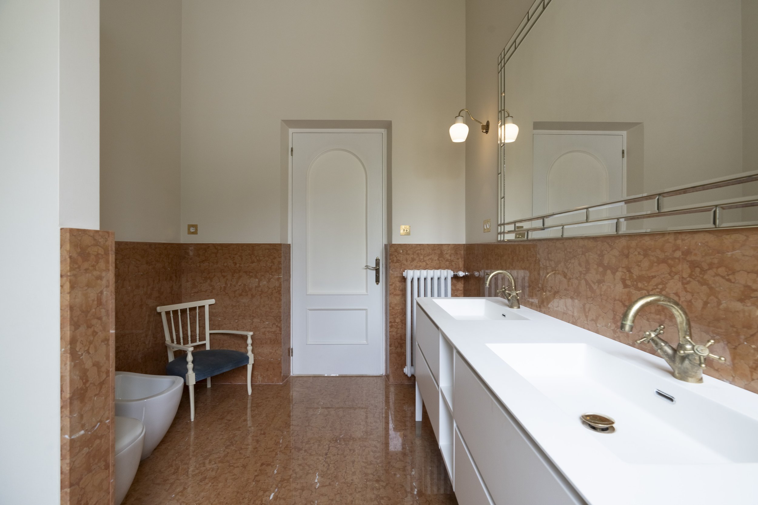 VILLA_Bath marble2.jpg