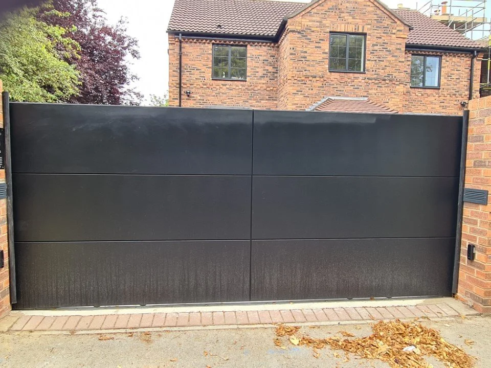 metal sliding gate.jpg