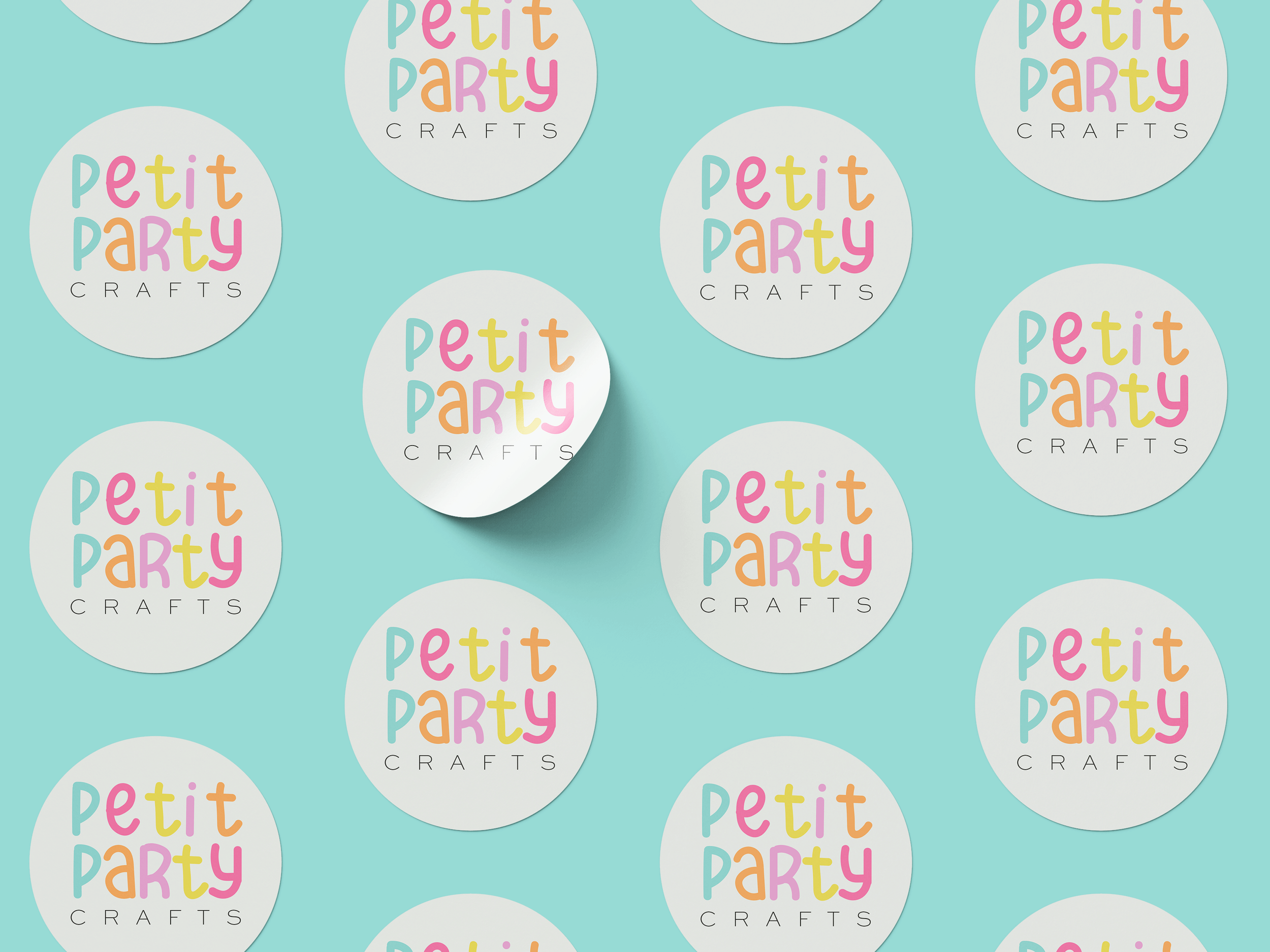 free_round_sticker_mockup_5.png