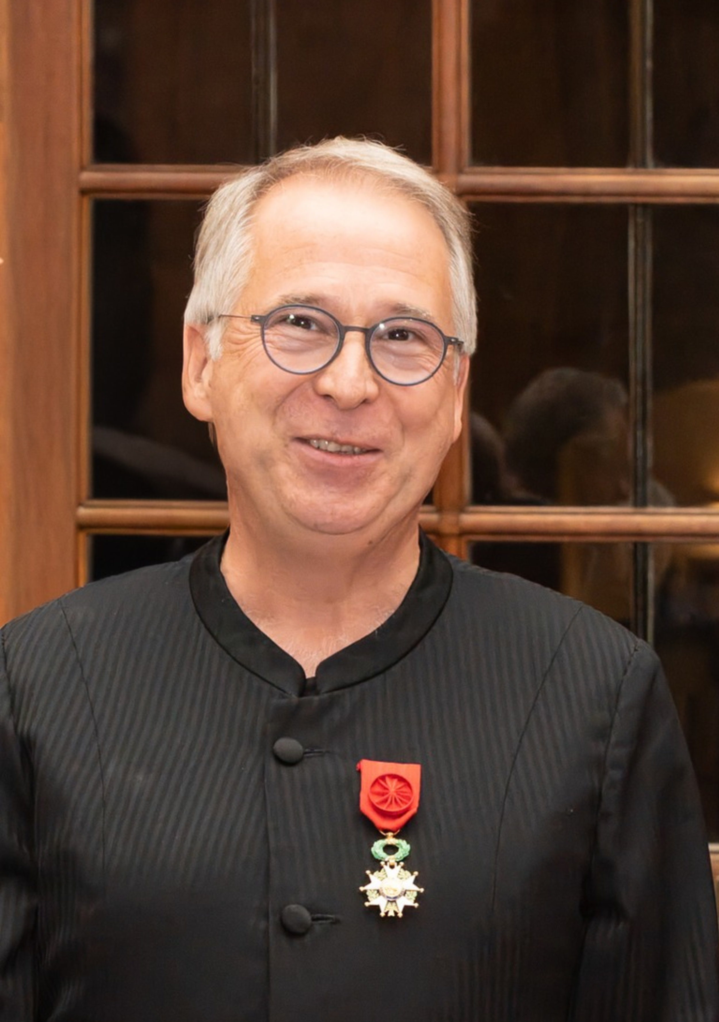Bertrand de Billy mit der französischen Légion d’honneur ausgezeichnet