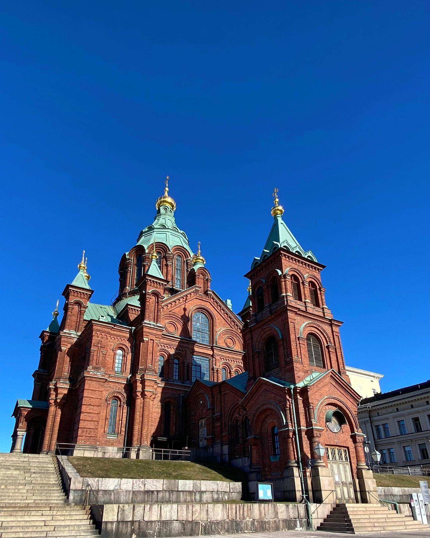 Uspsnskin Katedraali
~ Helsinki, Finland 🇫🇮 
&bull;
&bull;
&bull;

#Helsinki #finland #cathedral #travel #travelphotography #traveling #travelgram #hiking #nature #photography #wanderlust #traveler #adventure #naturephotography #uspenskinkatedraali