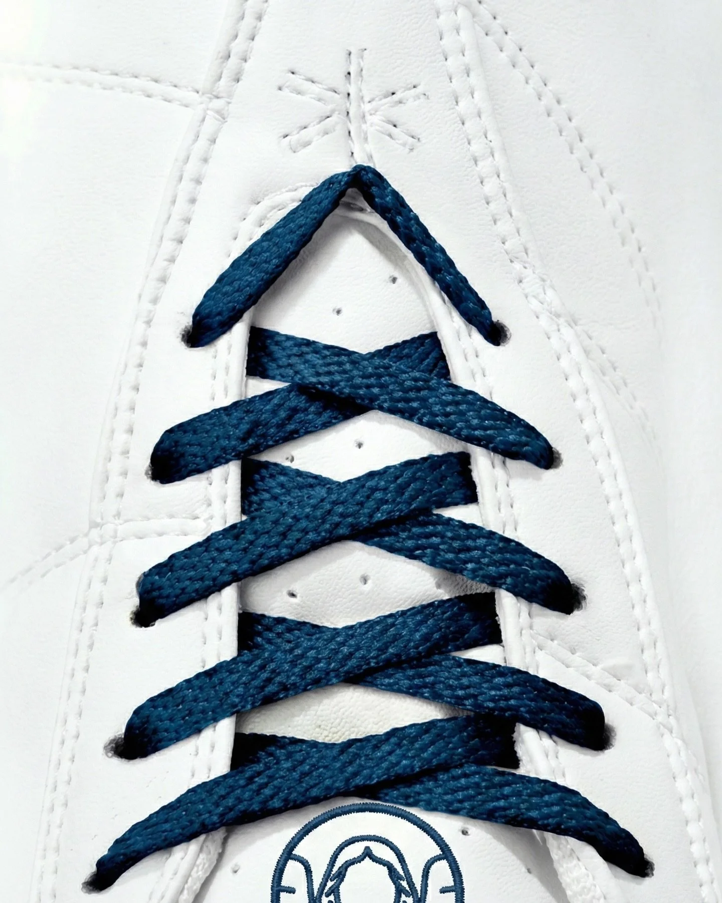 Madrid en &ldquo;Christmas Mode&rdquo; 🎄✨
Luces en Gran V&iacute;a, market en Plaza Mayor, belenes en Cibeles, hielo en Plaza de Espa&ntilde;a, Circo Price, Matadero y el final m&aacute;s espa&ntilde;ol: La cabalgata de los Reyes Magos.

📍MadBlog e