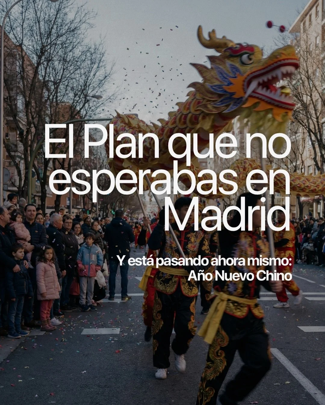 🇪🇸 Hay momentos en los que Madrid deja de parecer Madrid. 🐉🏮 Durante estos d&iacute;as, un barrio entero se llena de luz, ruido y cultura que no ves todos los d&iacute;as.

Gente en la calle, comida que huele desde lejos y planes que aparecen sin