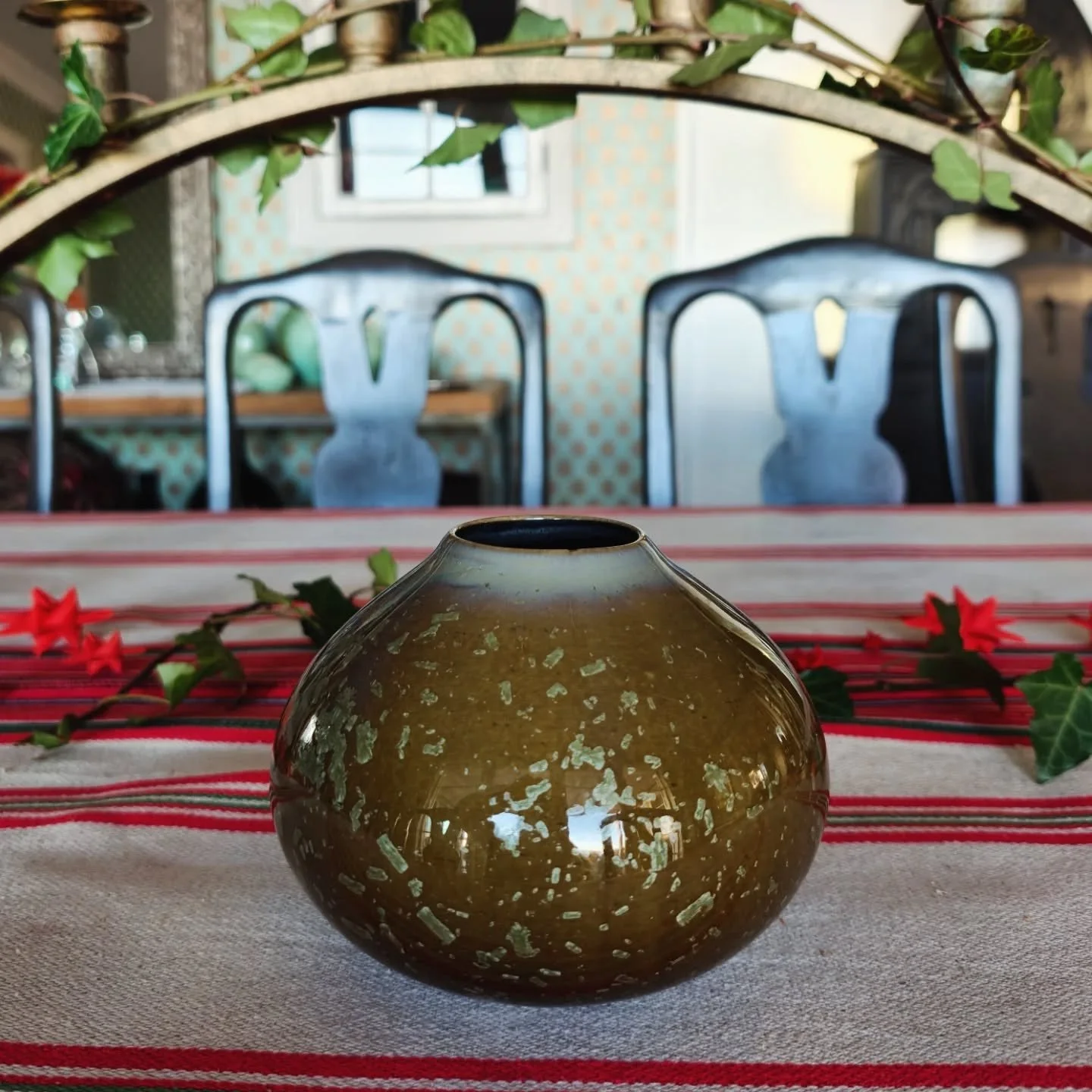 - Olive -
Winter 2026
When in doubt, go to Toscana - you'll learn to like them there... eventually
.
.
.
#porcelain #ceramics #pottery #crystallineceramics  #crystallineglaze